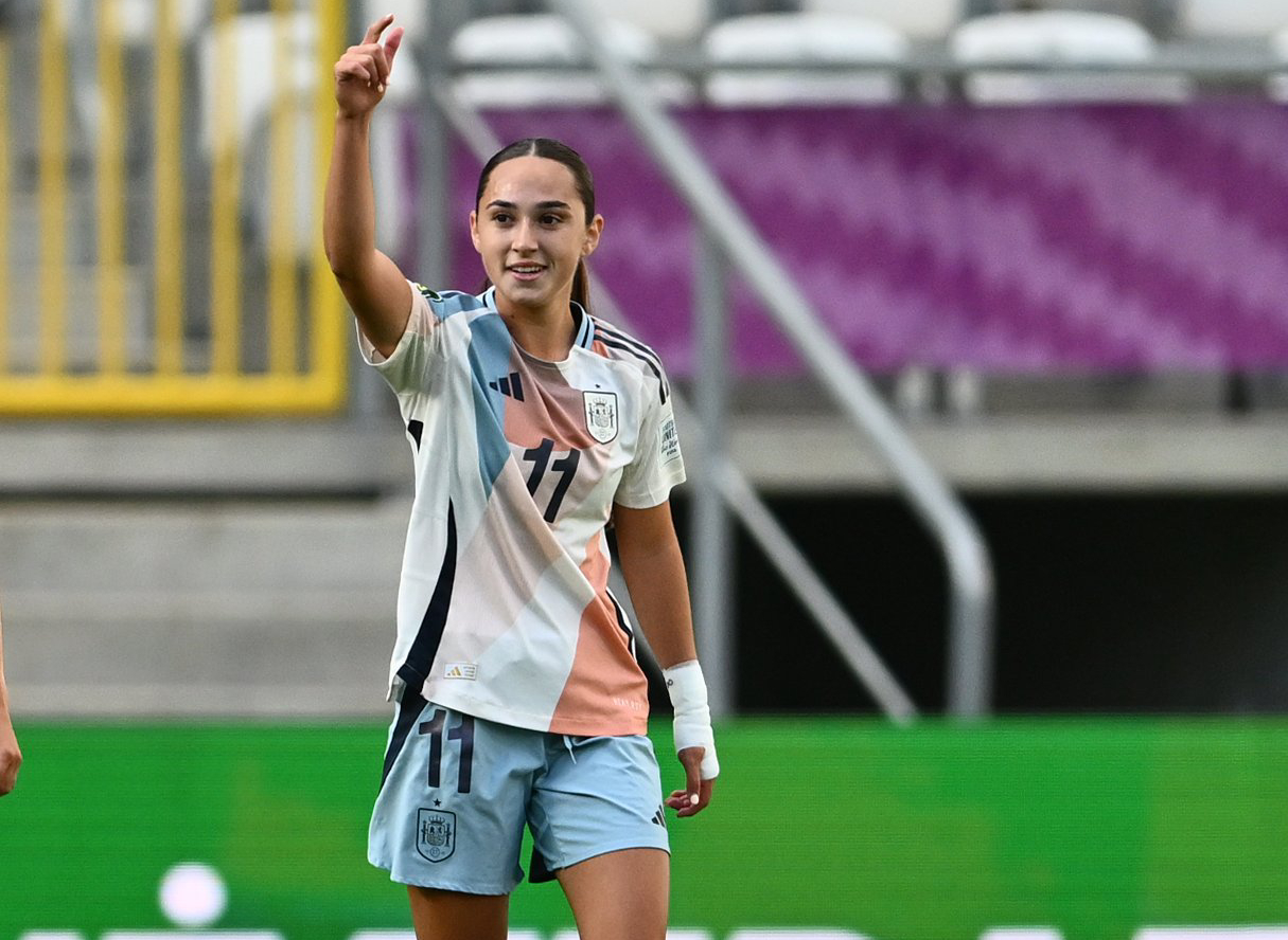 Daniela Agote celebra un gol de España ante Italia. RFEF