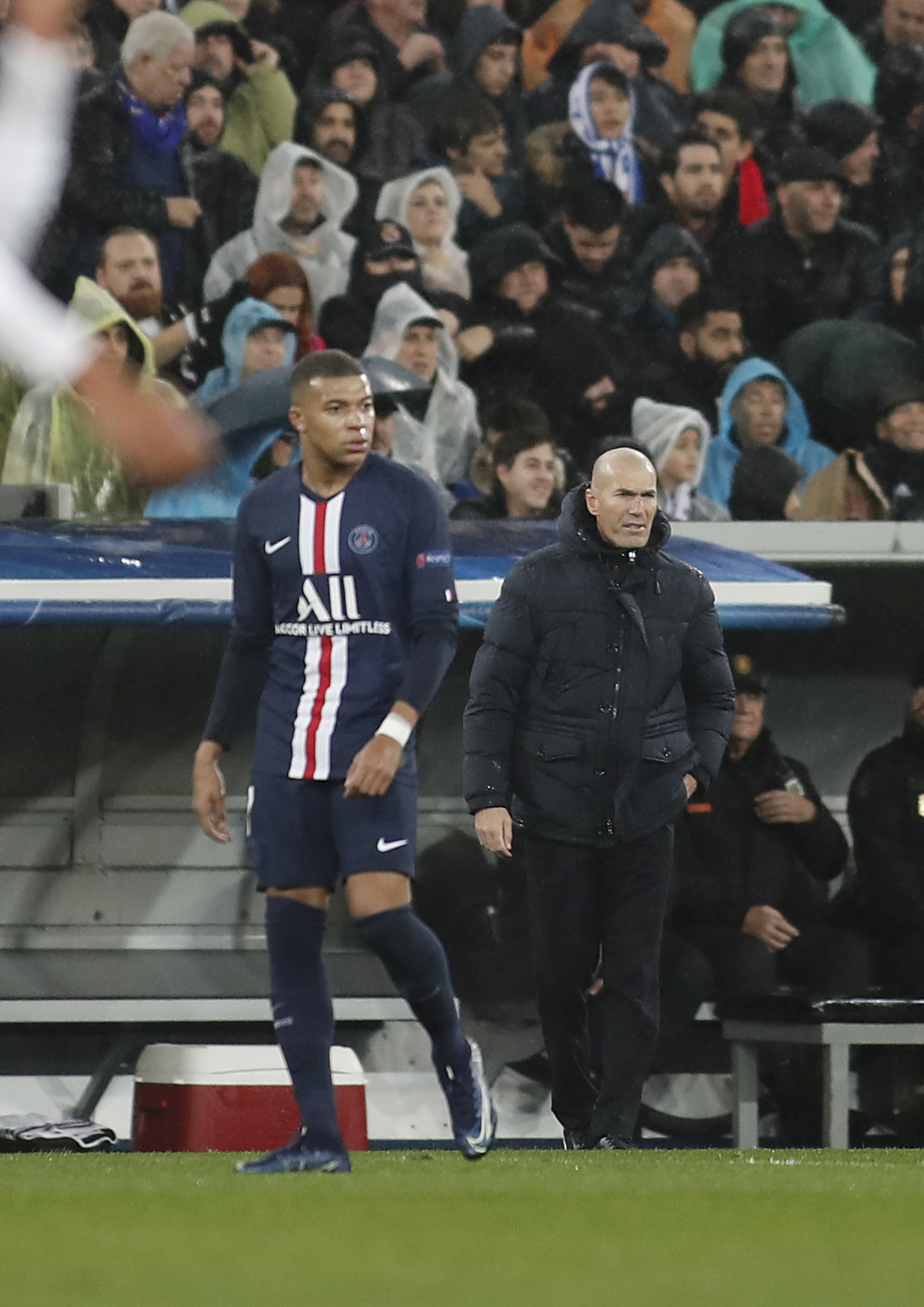 Mbappé, con Zidane de fondo