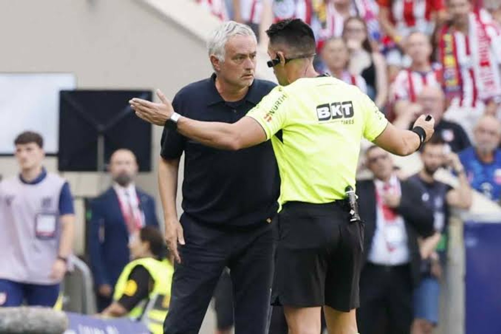 El presentador de Despierta San Francisco reconoce que el árbitro benefició al Atlético en el derbi, pero rechaza que esa actuación permita hablar de "un sistema corrupto". 