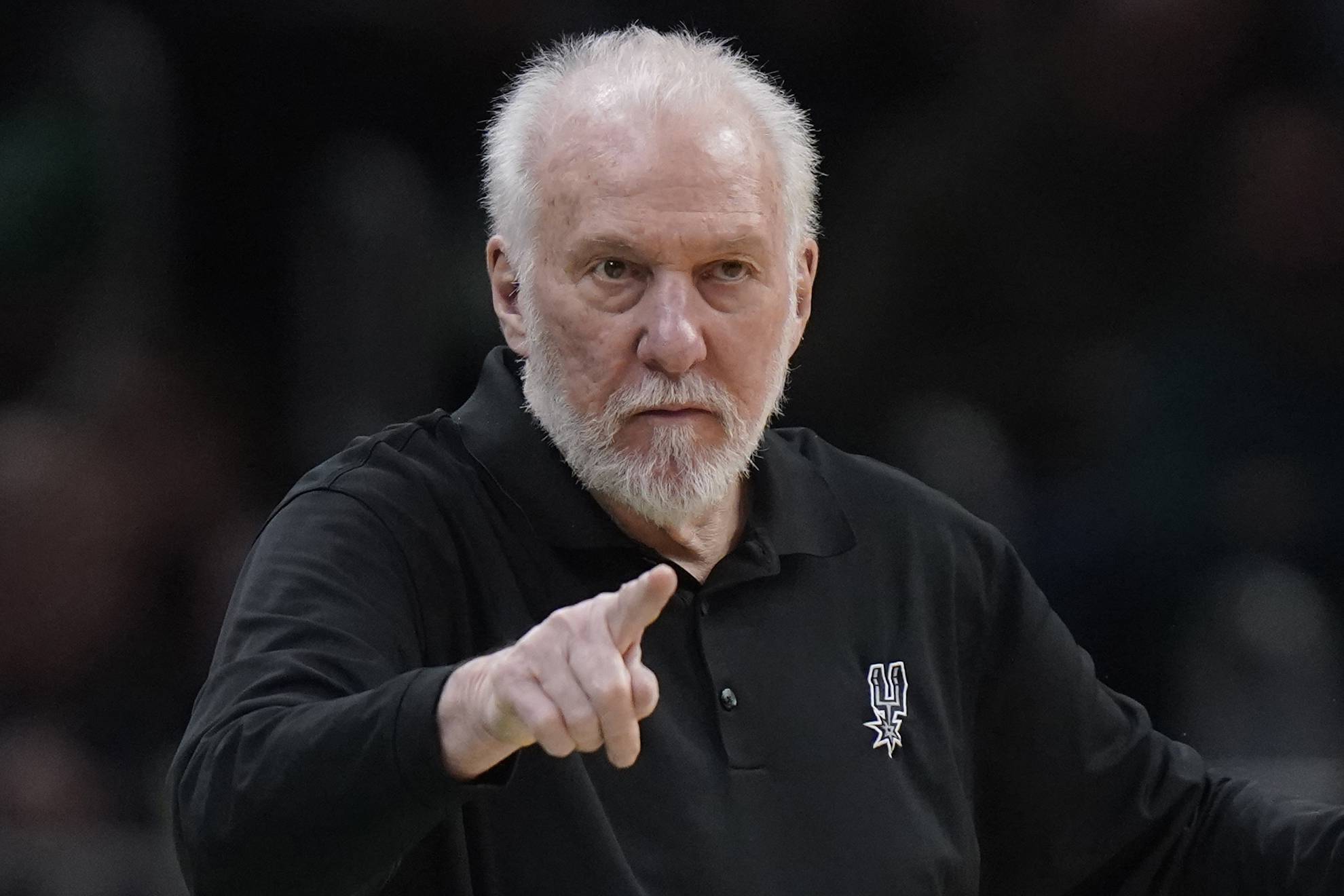 Gregg Popovich se casa con 77 años con la ex de su entrenador asistente durante 17 temporadas AP