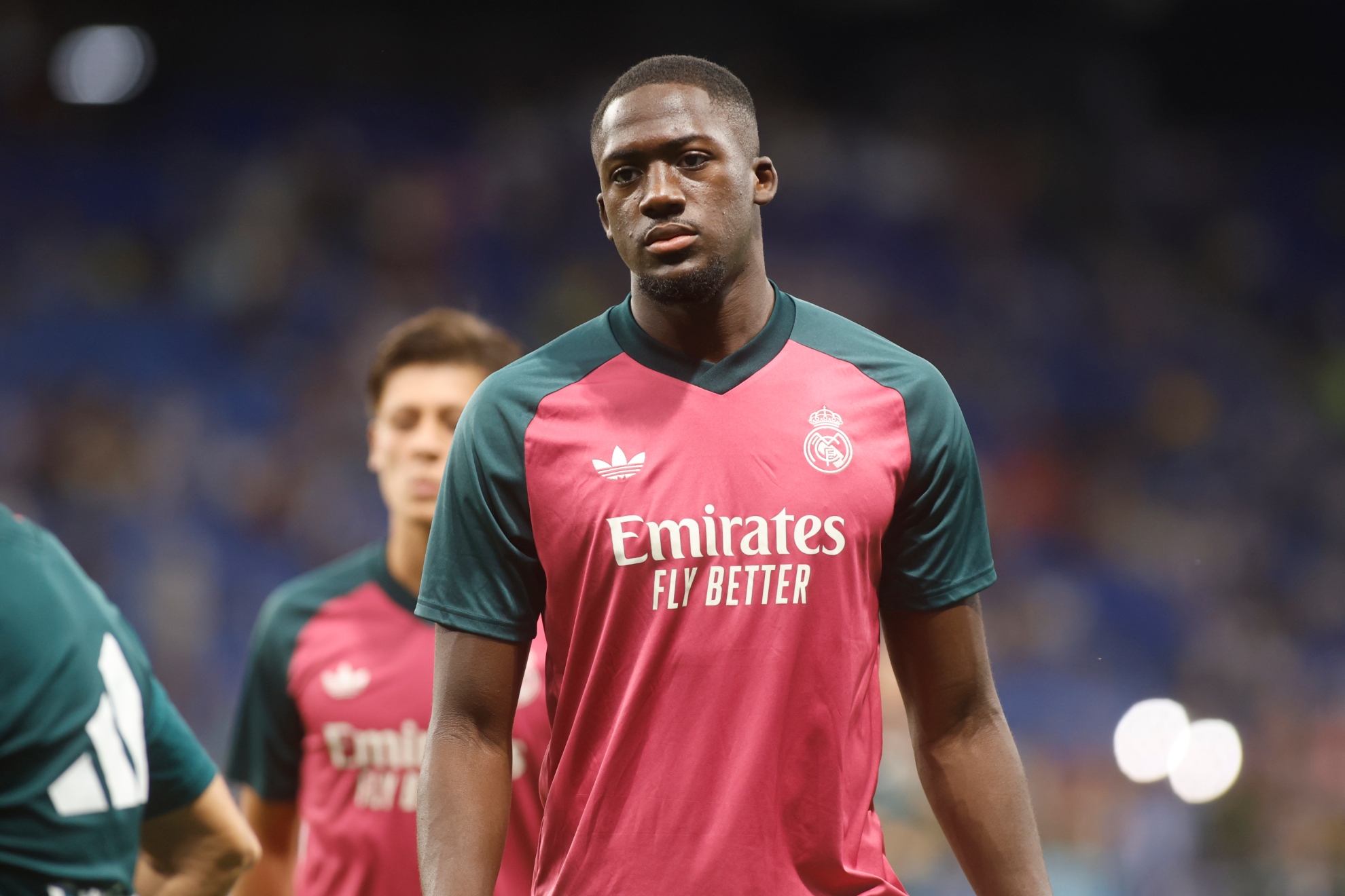 Konaté, en un calentamiento con el Real Madrid. FRANCESC ADELANTADO