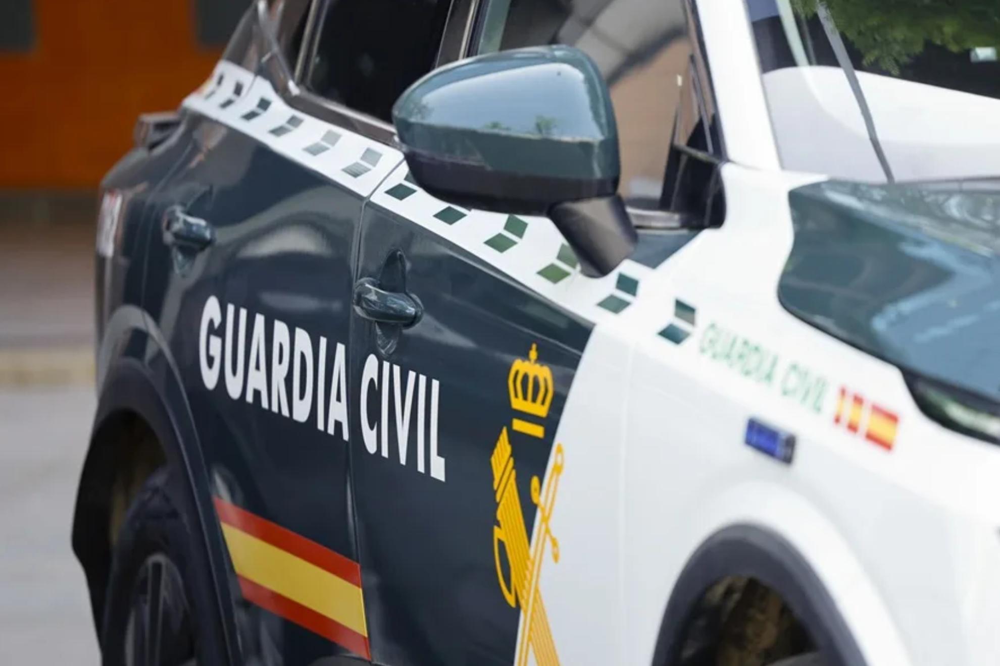 Imagen de archivo de un coche de la Guardia Civil. EFE
