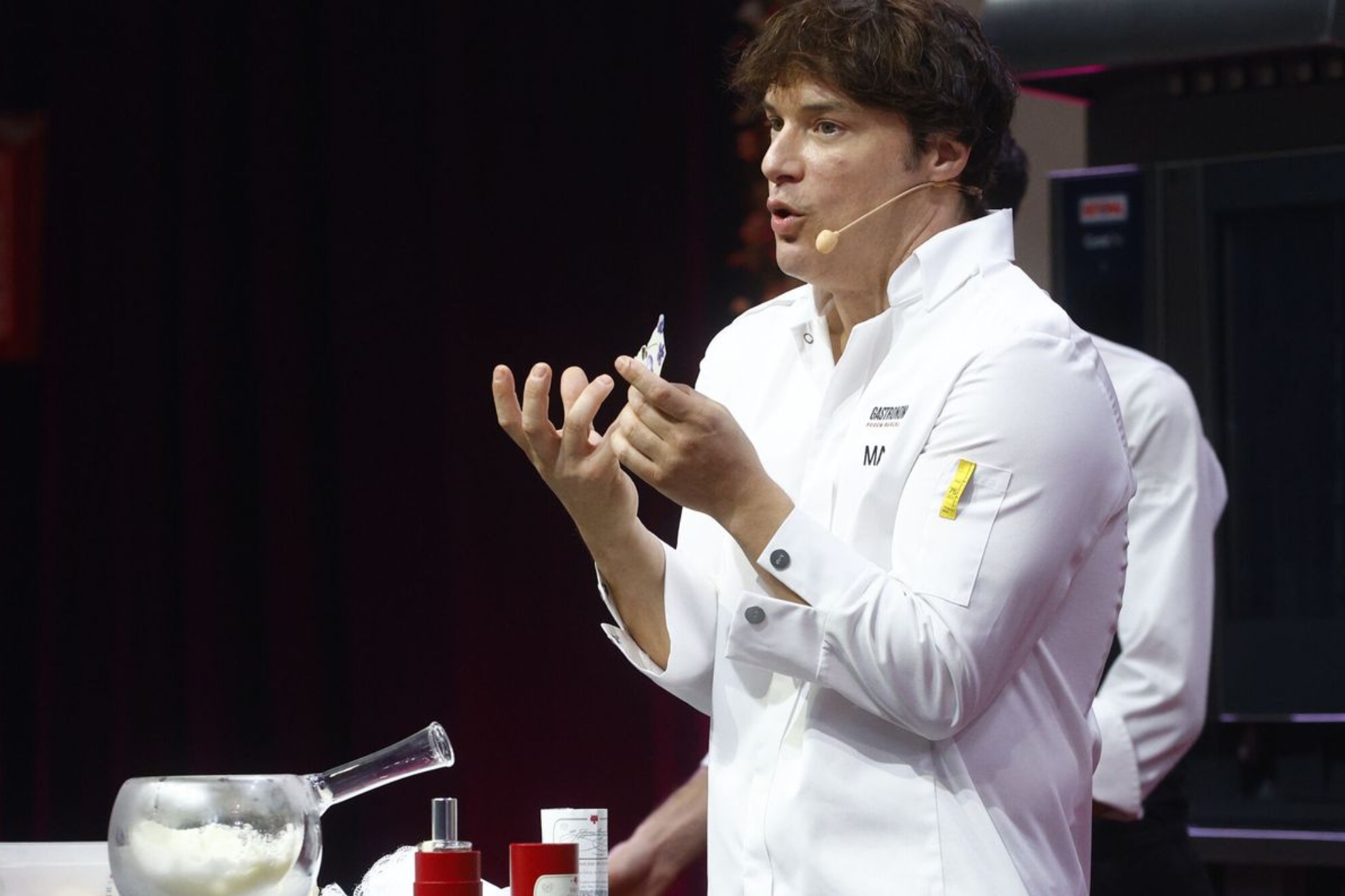 Jordi Cruz, chef, revela la receta de un hummus increíblemente cremoso y lleno de sabor EFE
