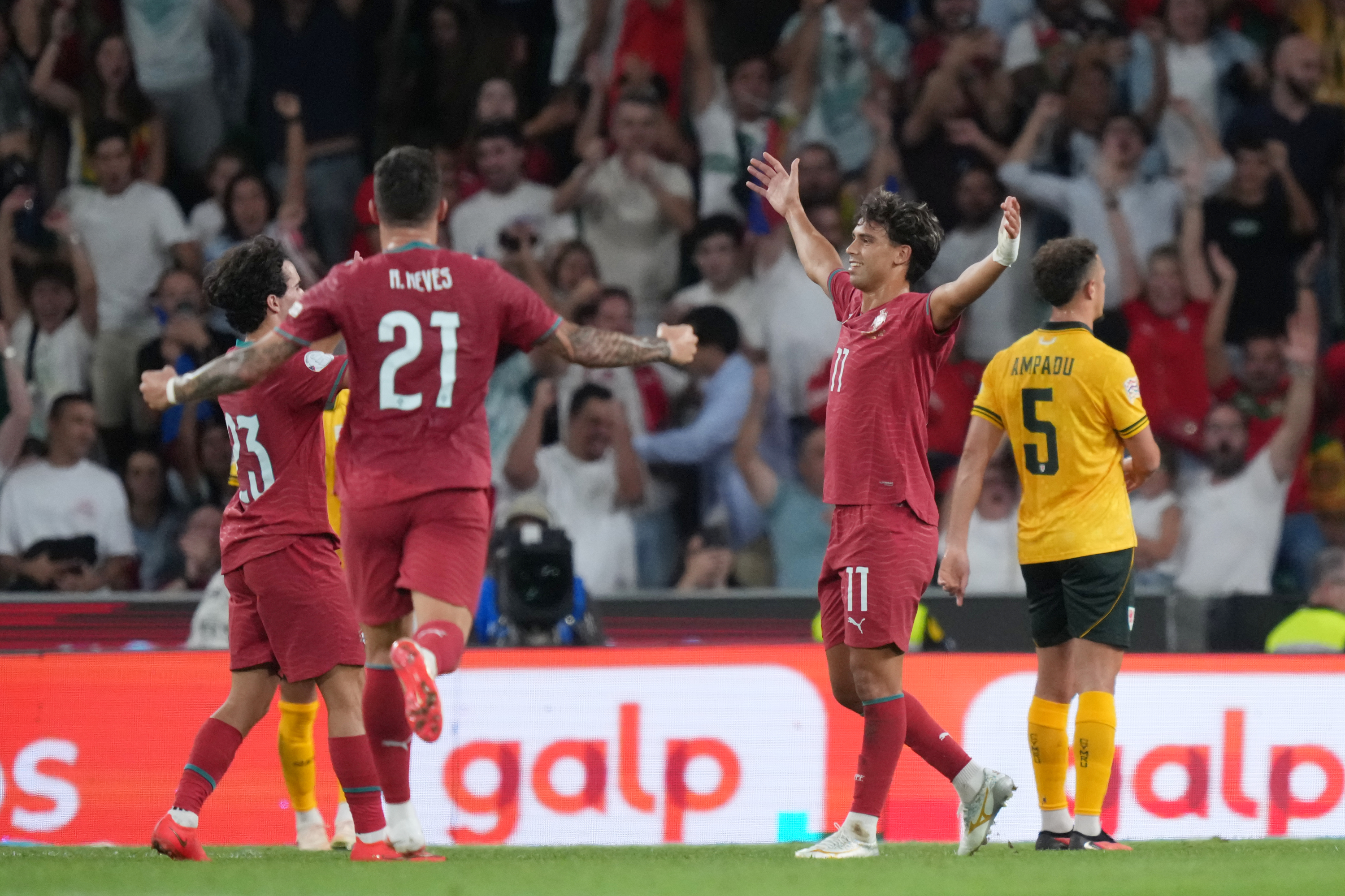 Joao Félix celebra el primer tanto