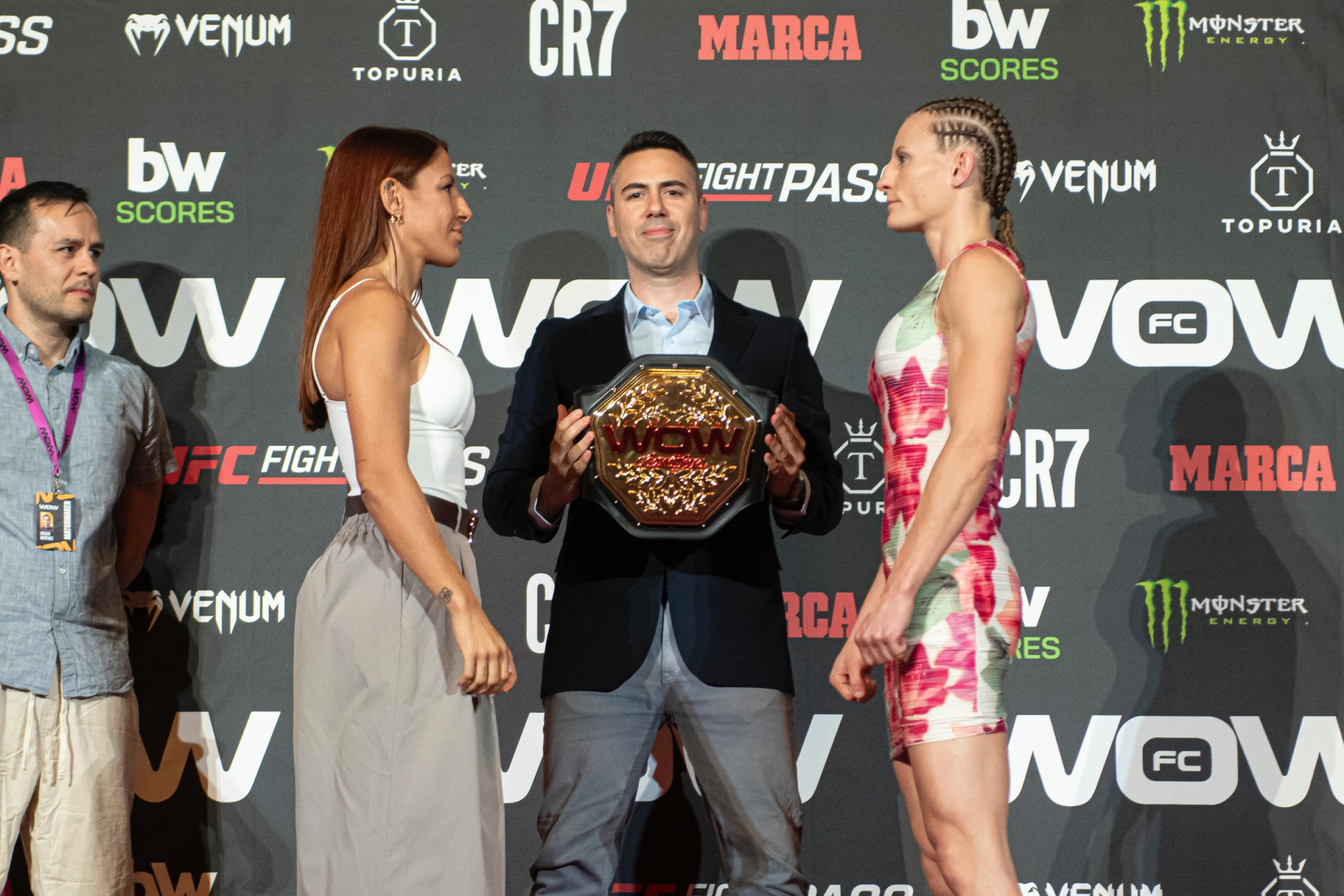 Sara Viéitez y Hanna Palmquist en el careo de WOW 32 Sevilla. WOW FC.