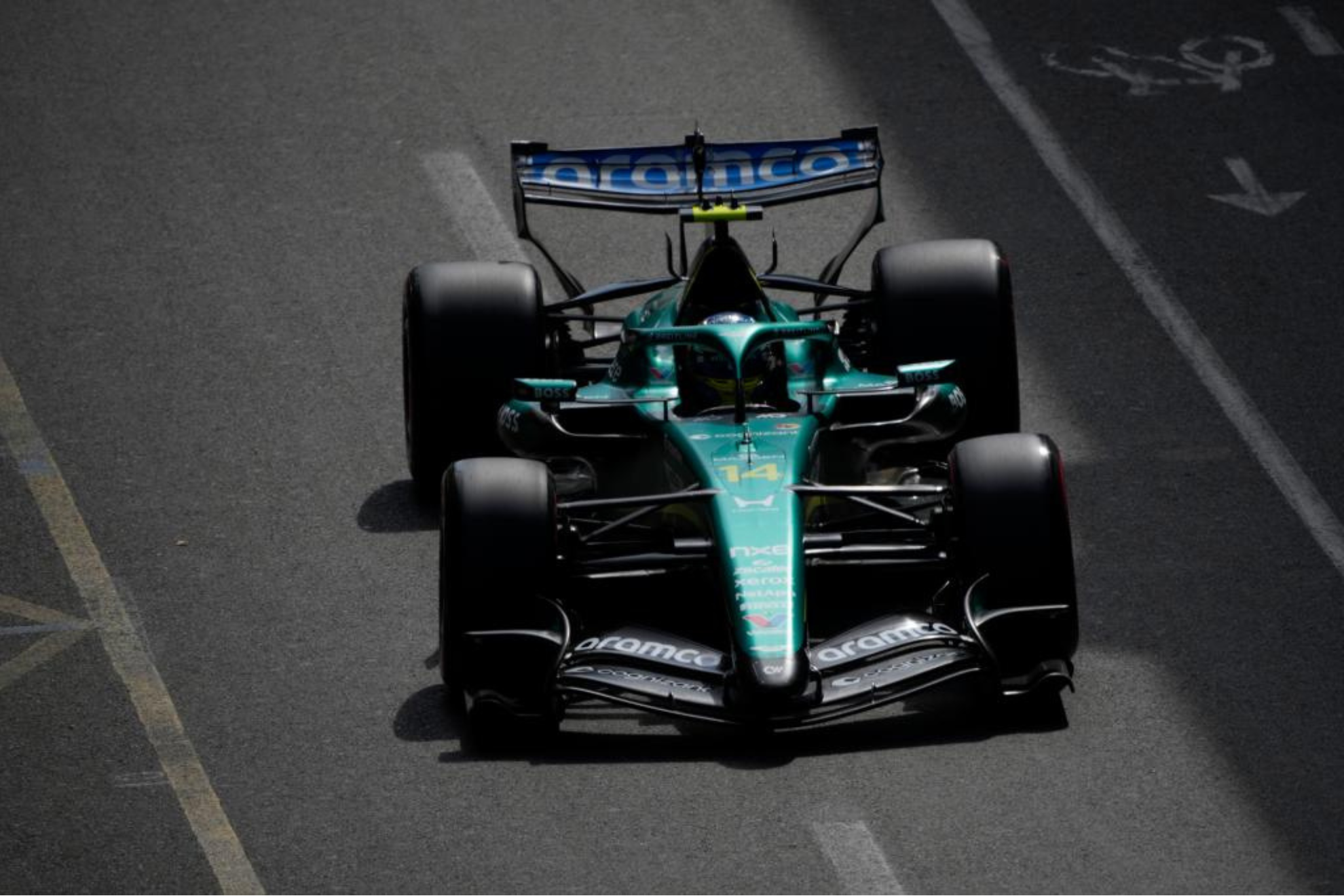 Fernando Alonso durante el Gran Premio de Azerbaiyán en Bakú. Pavel Bendyakov.