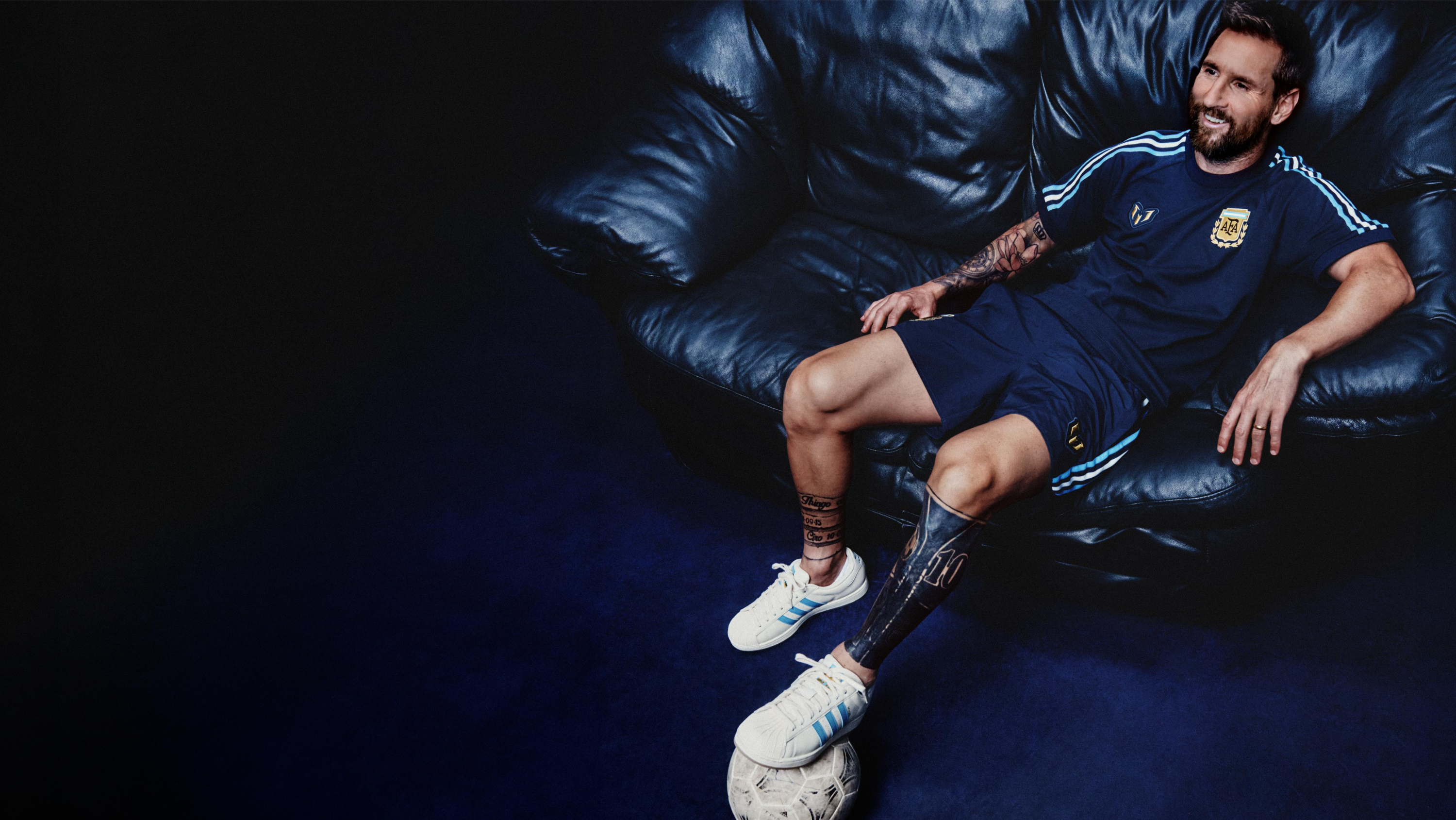 La última de Leo Messi Adidas expone la equipación con la que el astro argentino dirá adiós a la selección Albiceleste. ADIDAS Actualizado: 25/09/2026 14:01 horas