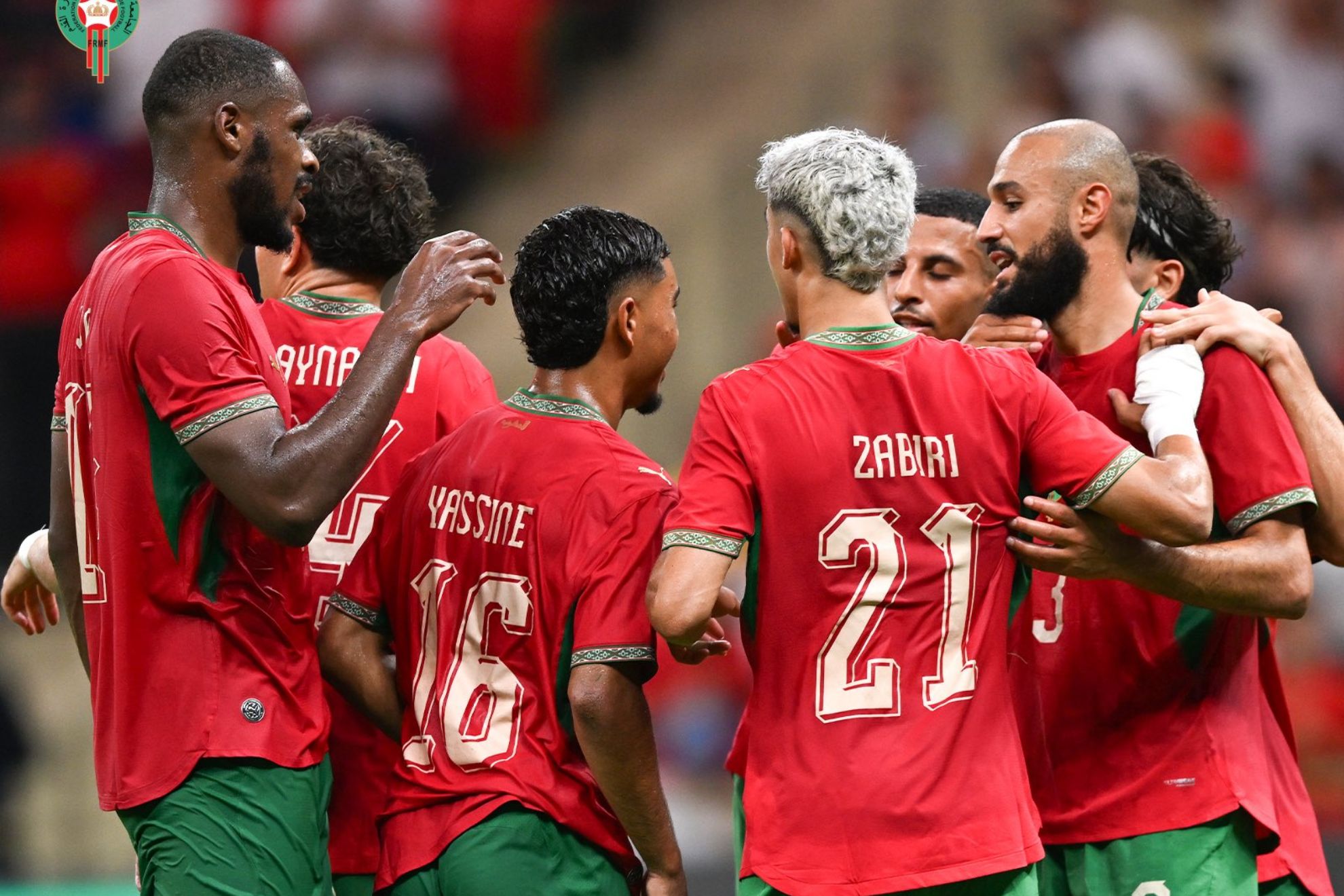 Los jugadores de Marruecos celebran el primer gol de Mazraoui @EnMaroc