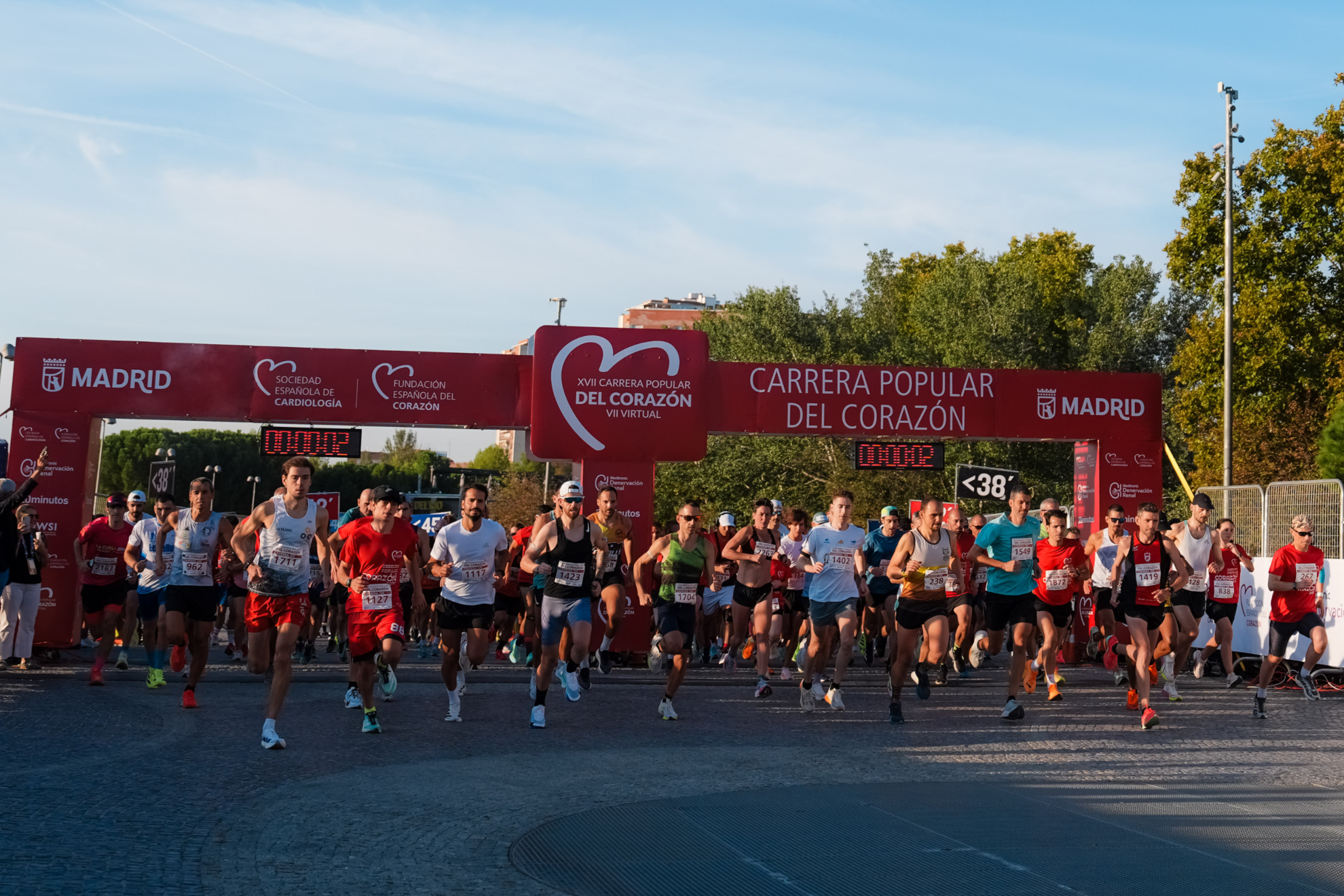 Los participantes de la Carrera Popular del Corazón, en el momento de tomar la salida. Alejandro Sancho | Sportmedia Agency