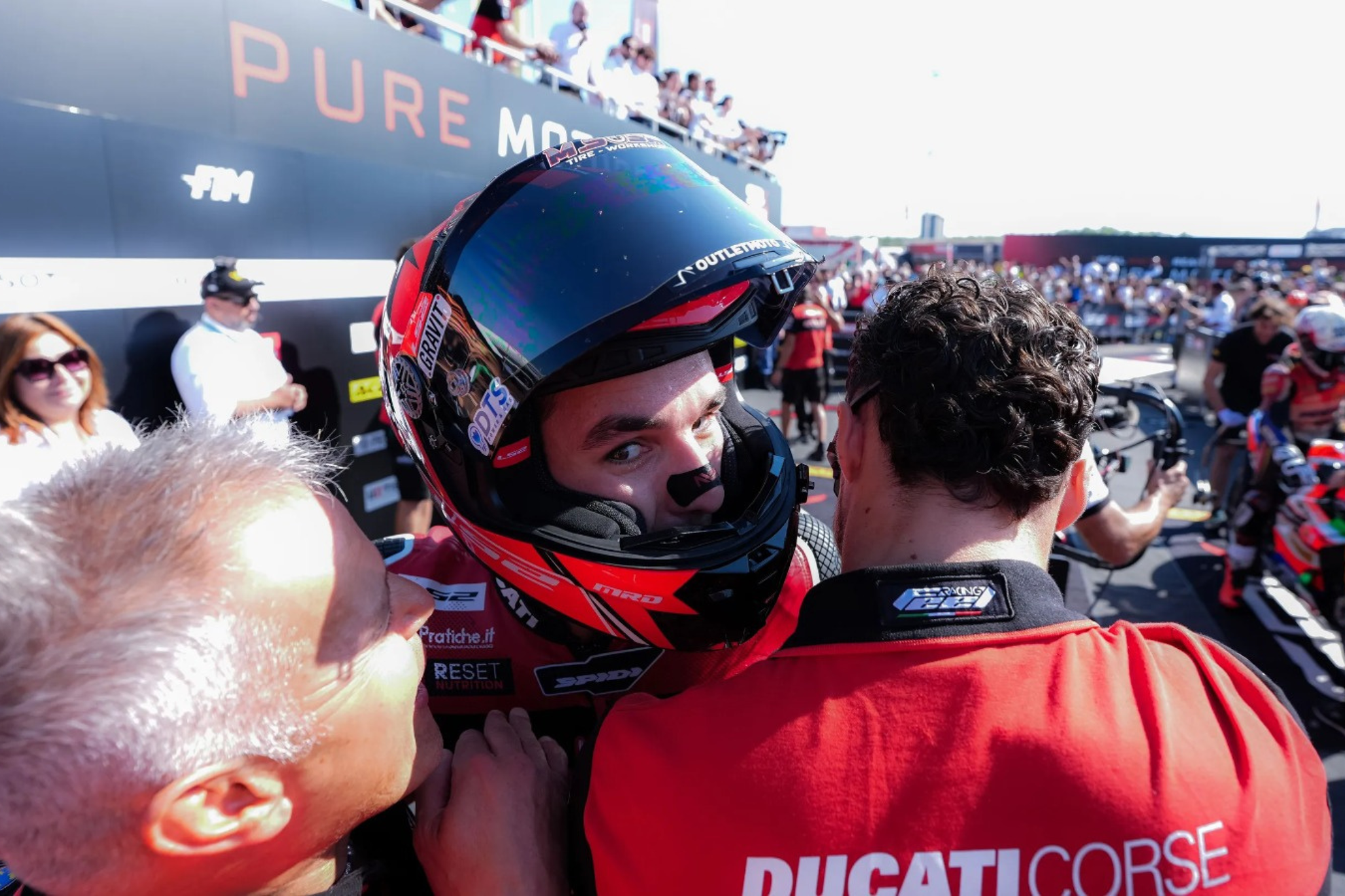 Iker Lecuona tras conseguir la Superpole en Italia.