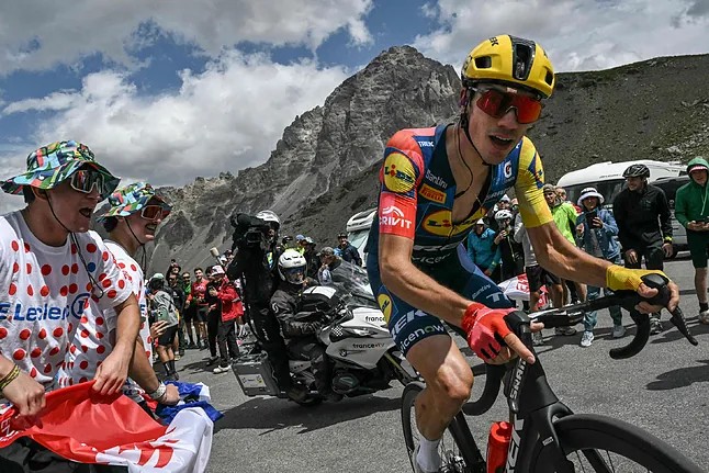 Juan Ayuso, durante la ascensión al Galibier del Tour de Francia.