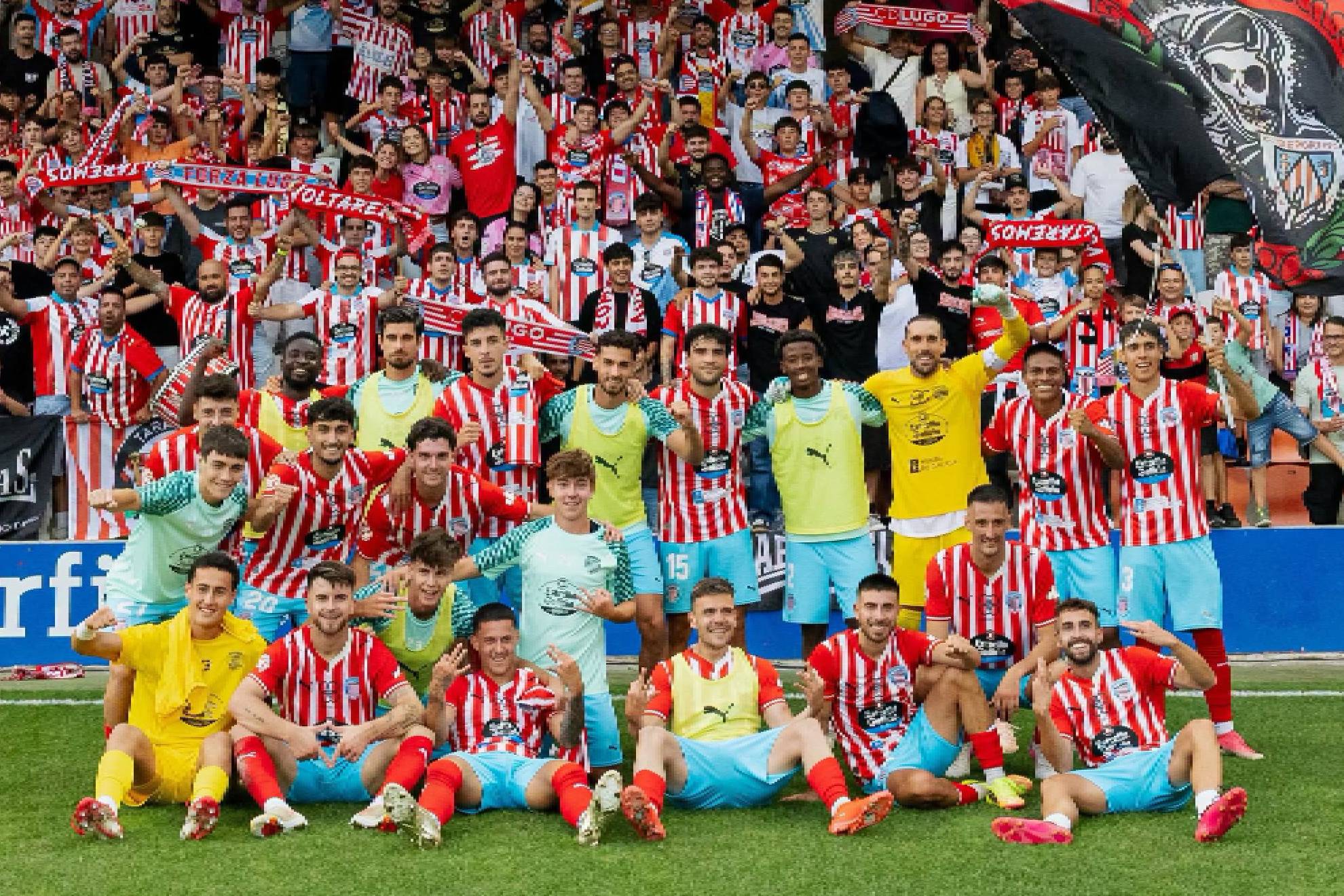 El Lugo vive un momento de felicidad en comunión con su afición