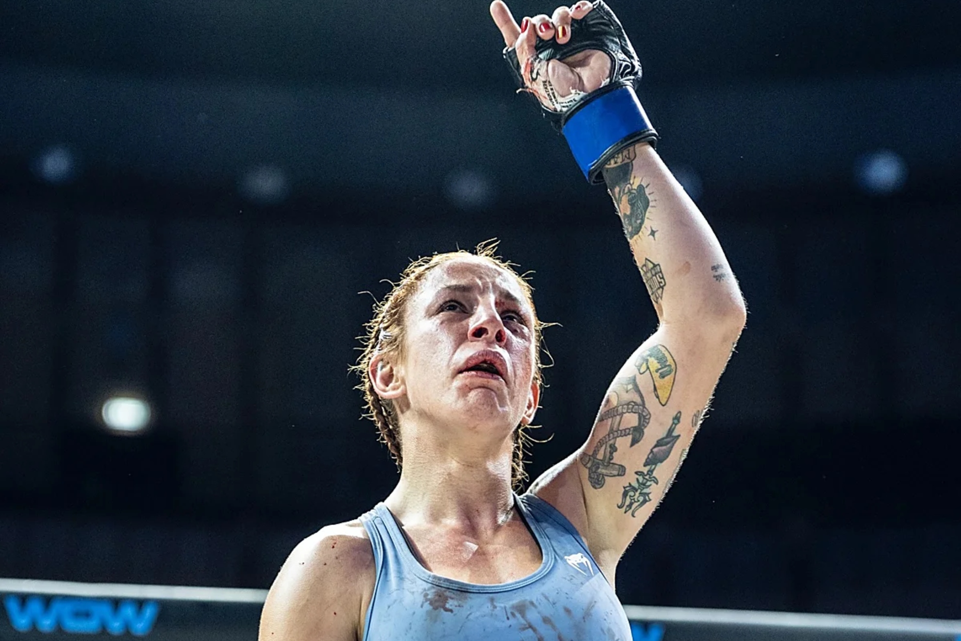 Sara Viéitez durante un combate en WOW FC.