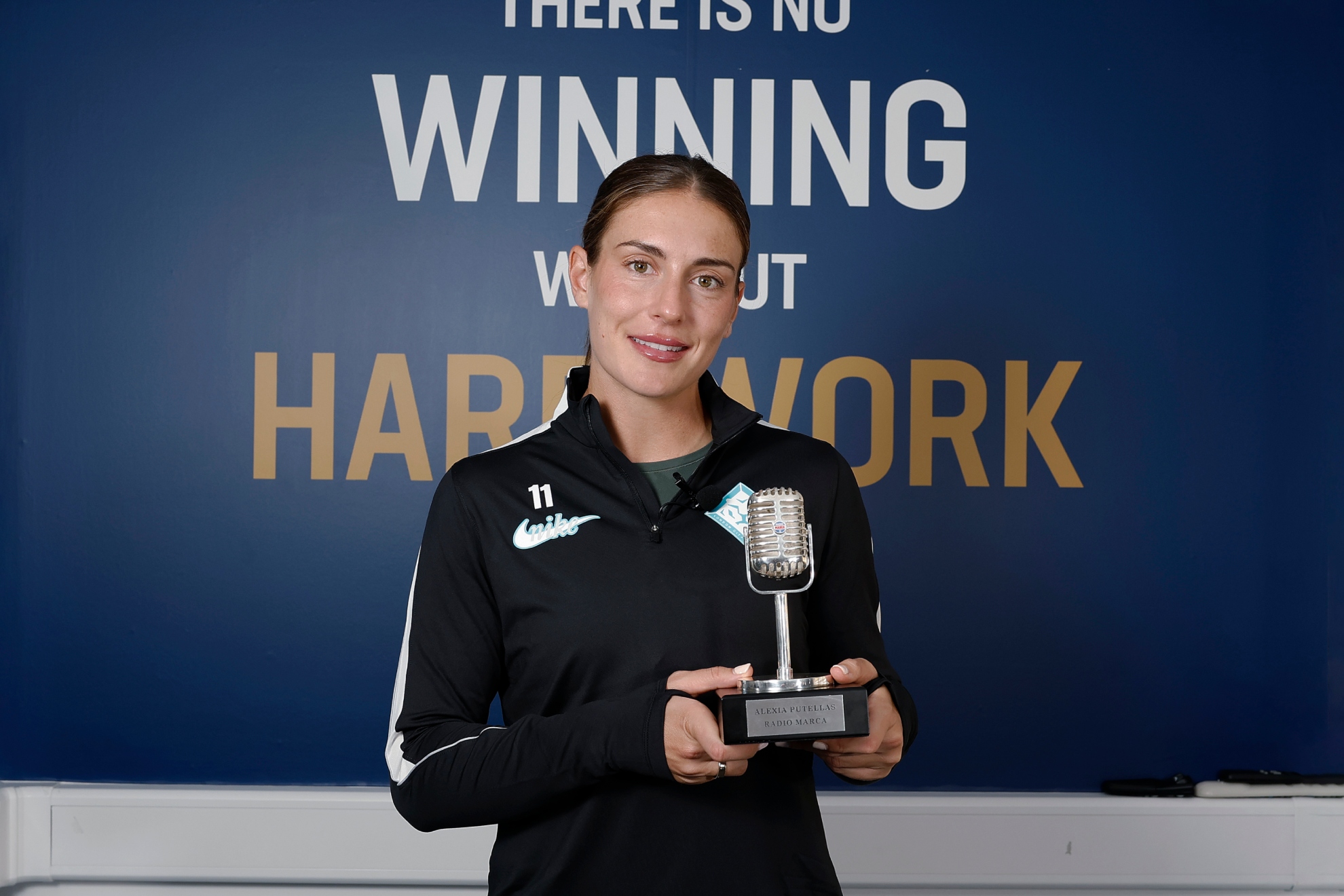 Alexia Putellas recibe el premio Radio MARCA en reconocimiento a su trayectoria