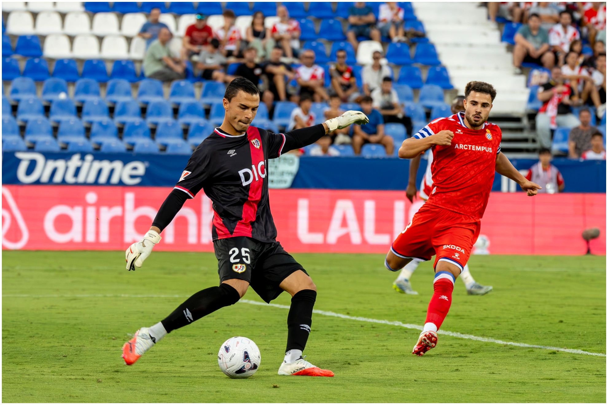 Audero en un partido con el Rayo.