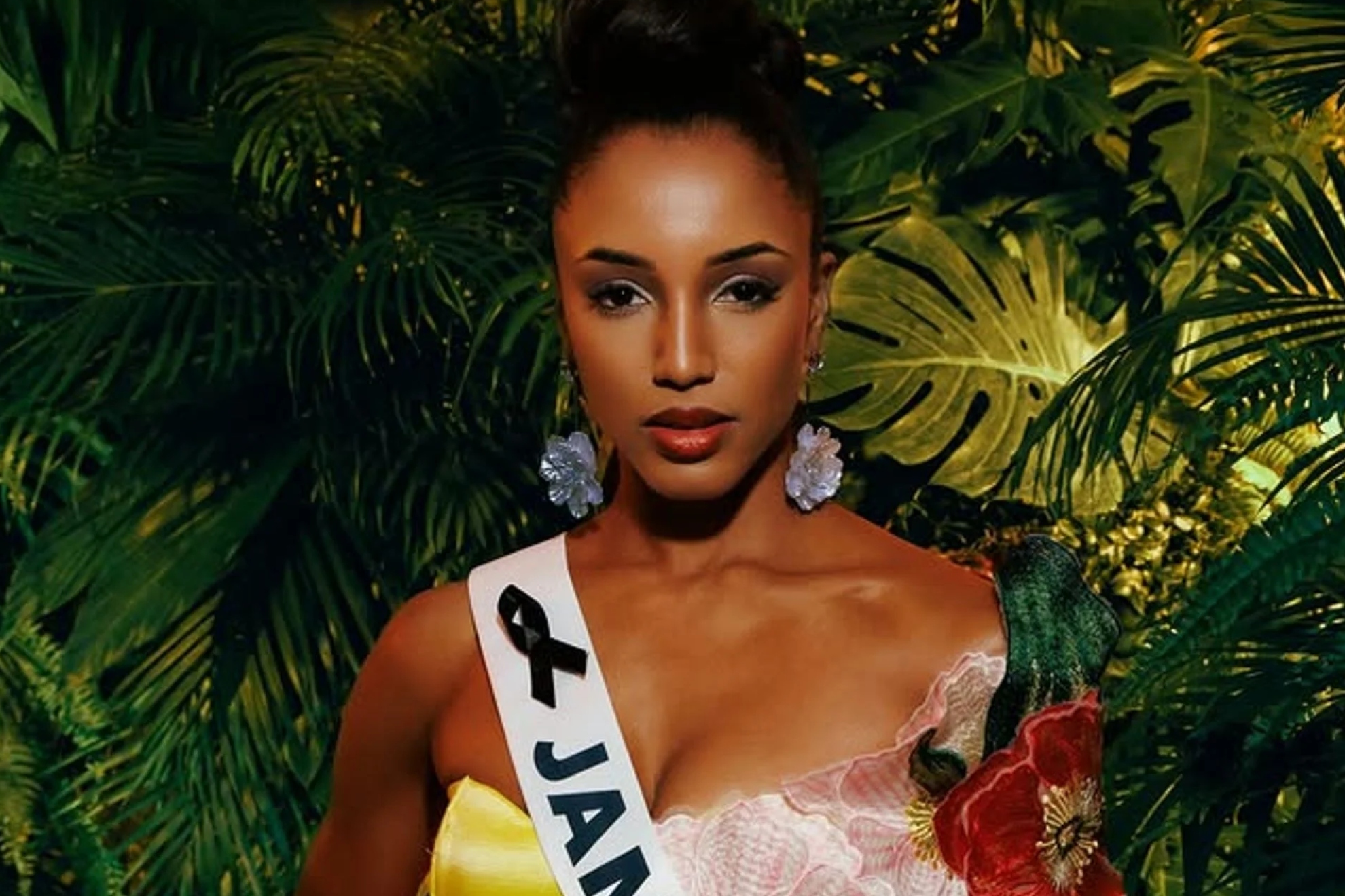 Miss Jamaica demanda a la organización de Miss Universo tras sufrir una lesión cerebral en una caída en el escenario Instagram: @missuniverse