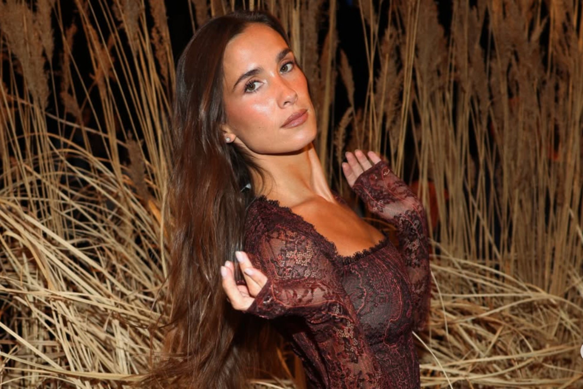 María Pombo posando Instagram
