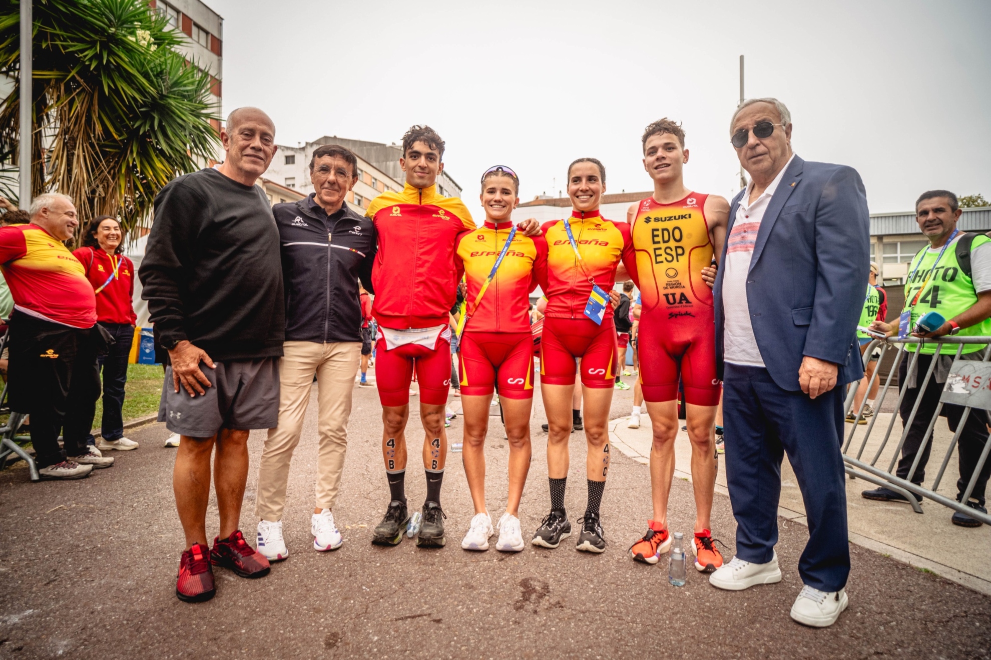 Bronce en relevo mixto español.