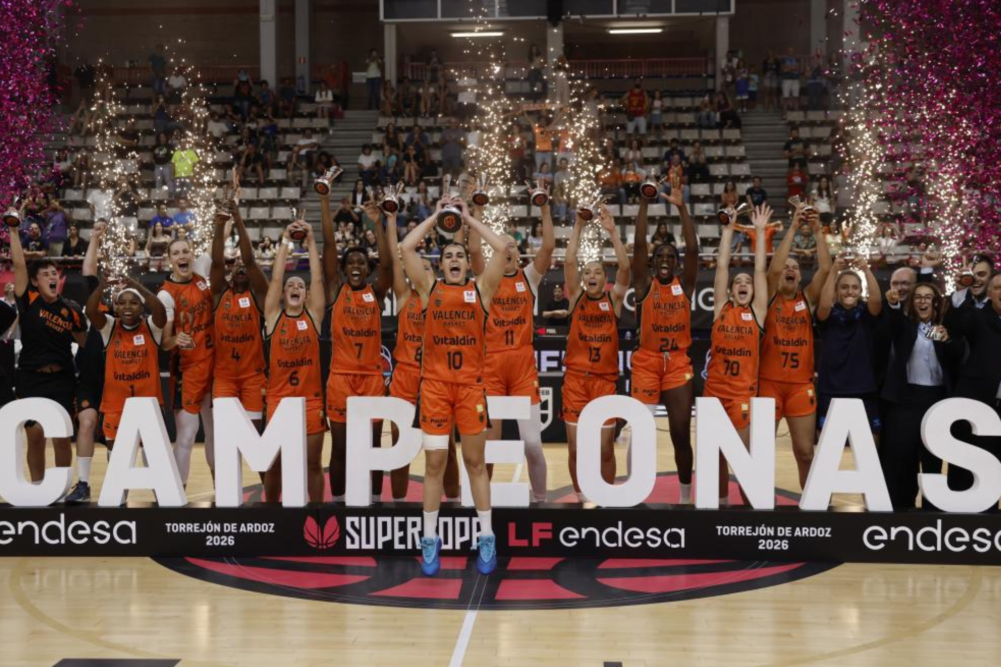 El Valencia Basket, campeón de la Supercopa Femenina Endesa.