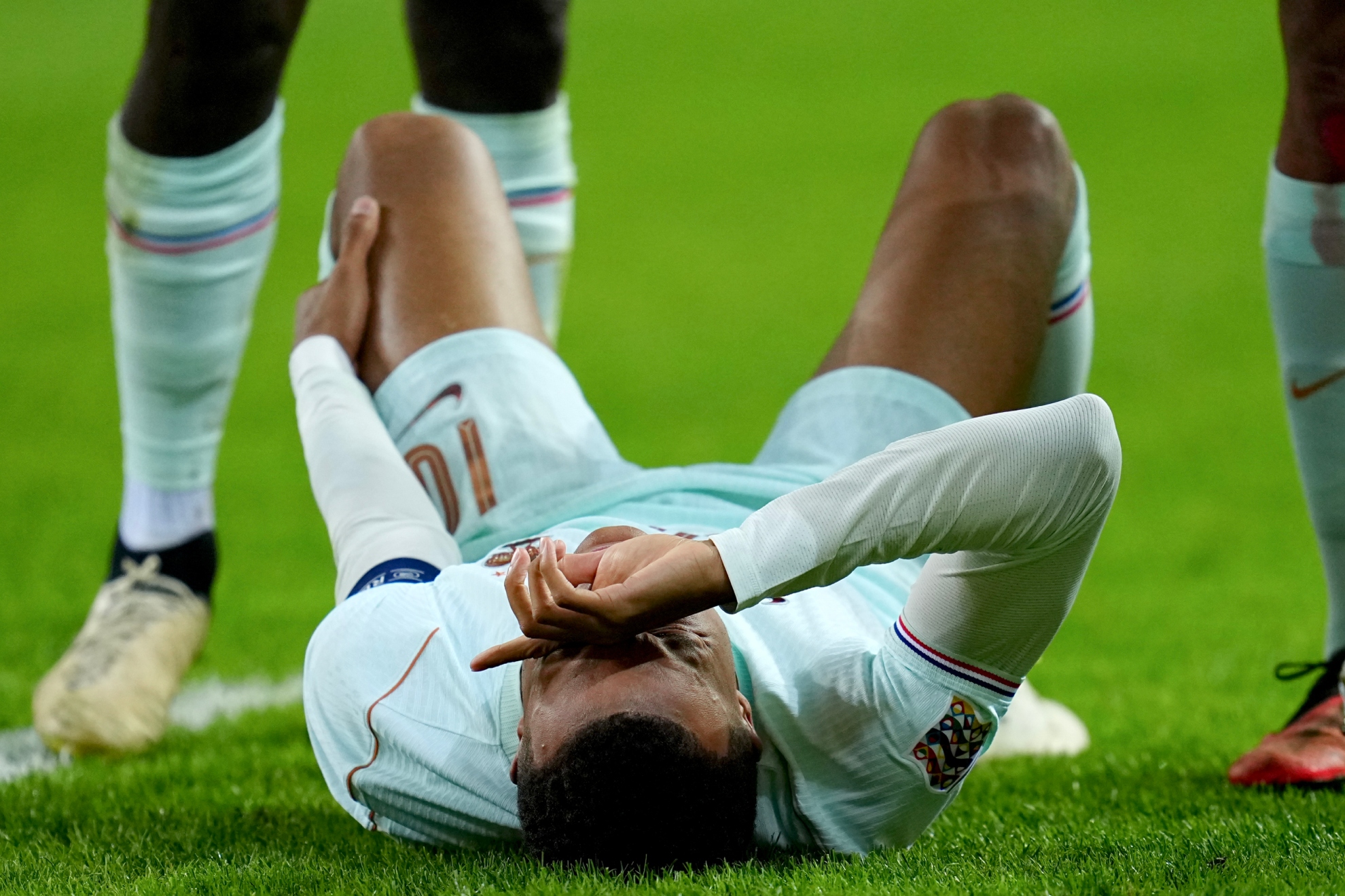 Mbappé, tras lesionarse con Francia.
