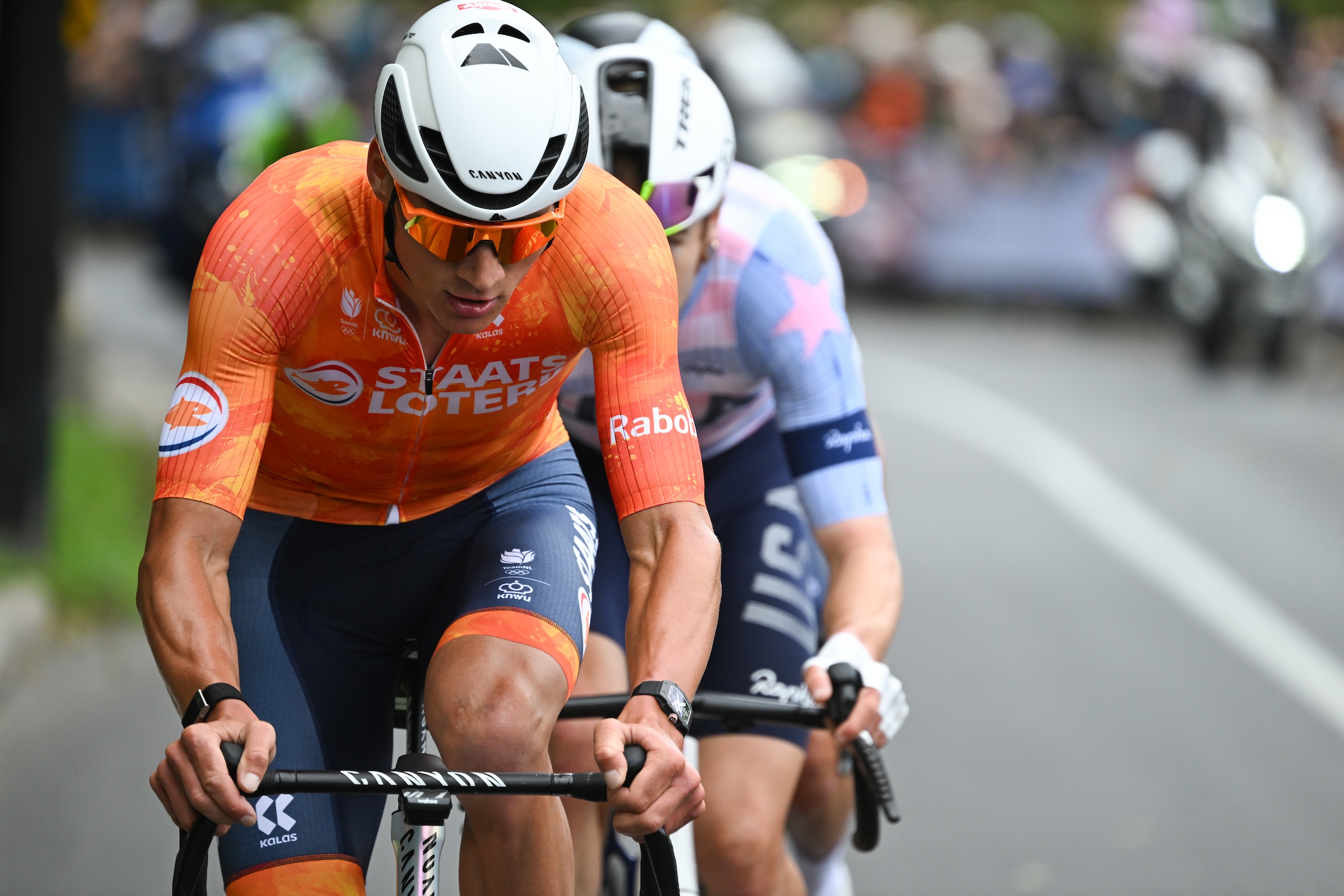 Van der Poel escapado en carrera. UCI