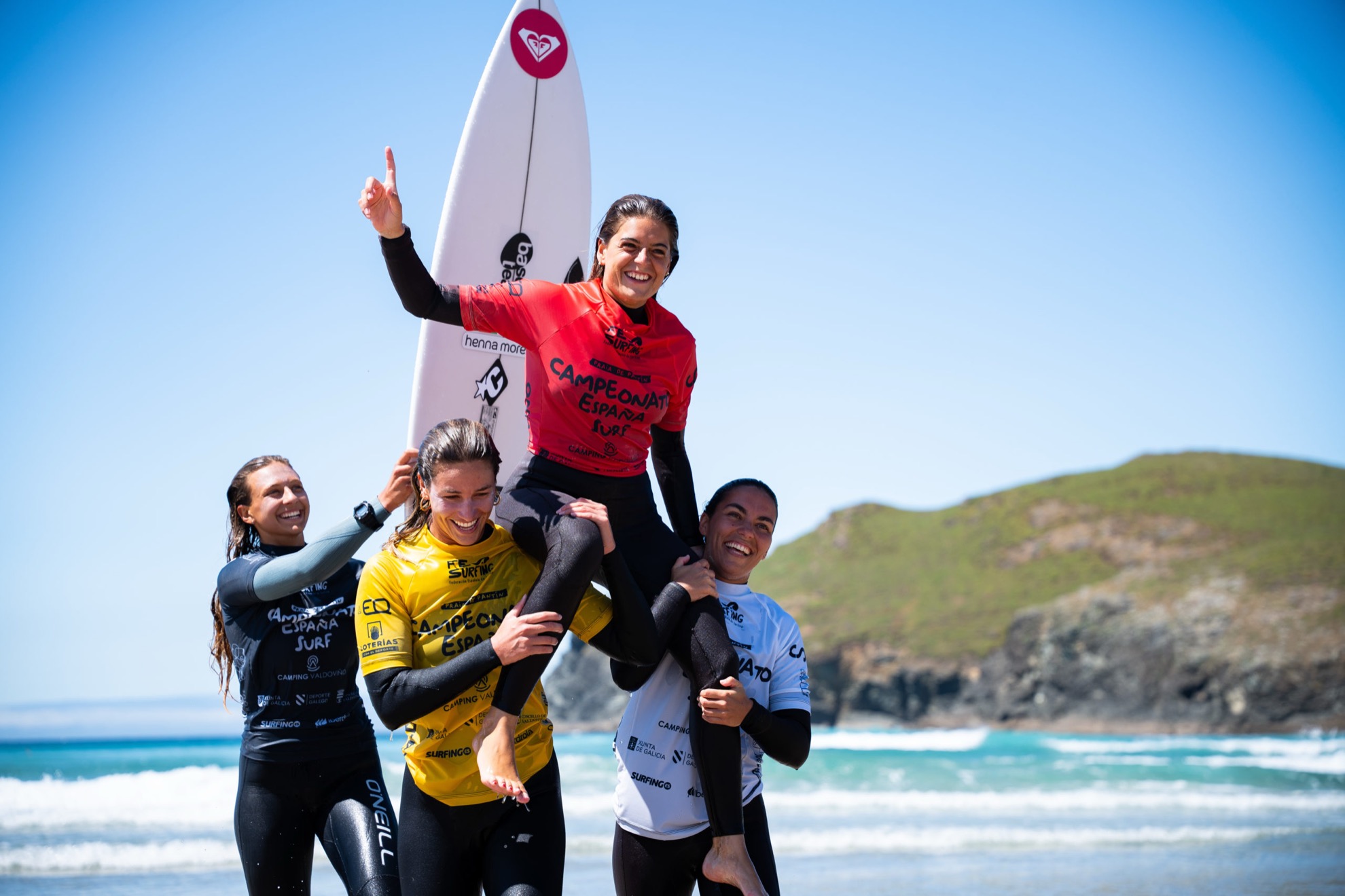 Janire González-Etxabarri se proclamó campeona de España de Surf Open 2026 en Pantín. FES