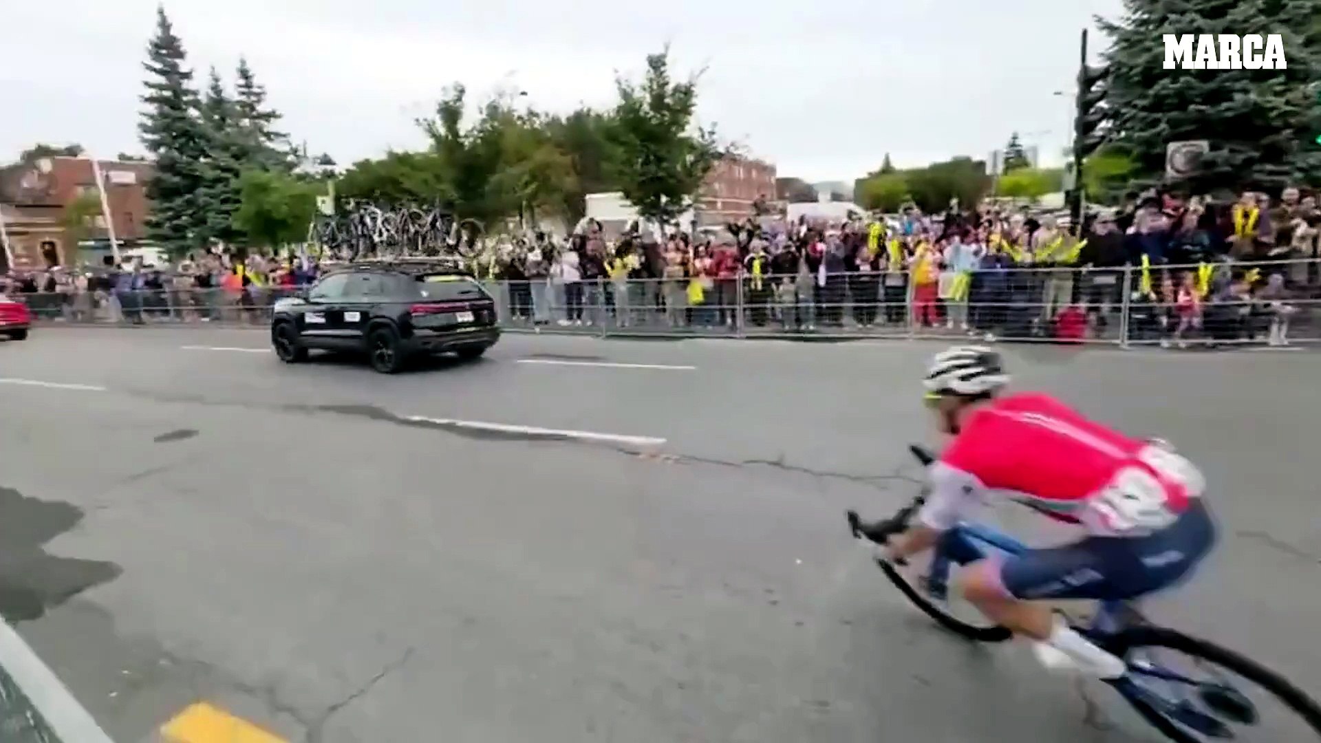  El corredor se fue al suelo en esta mala caída durante la carrera de este domingo en Canadá. 