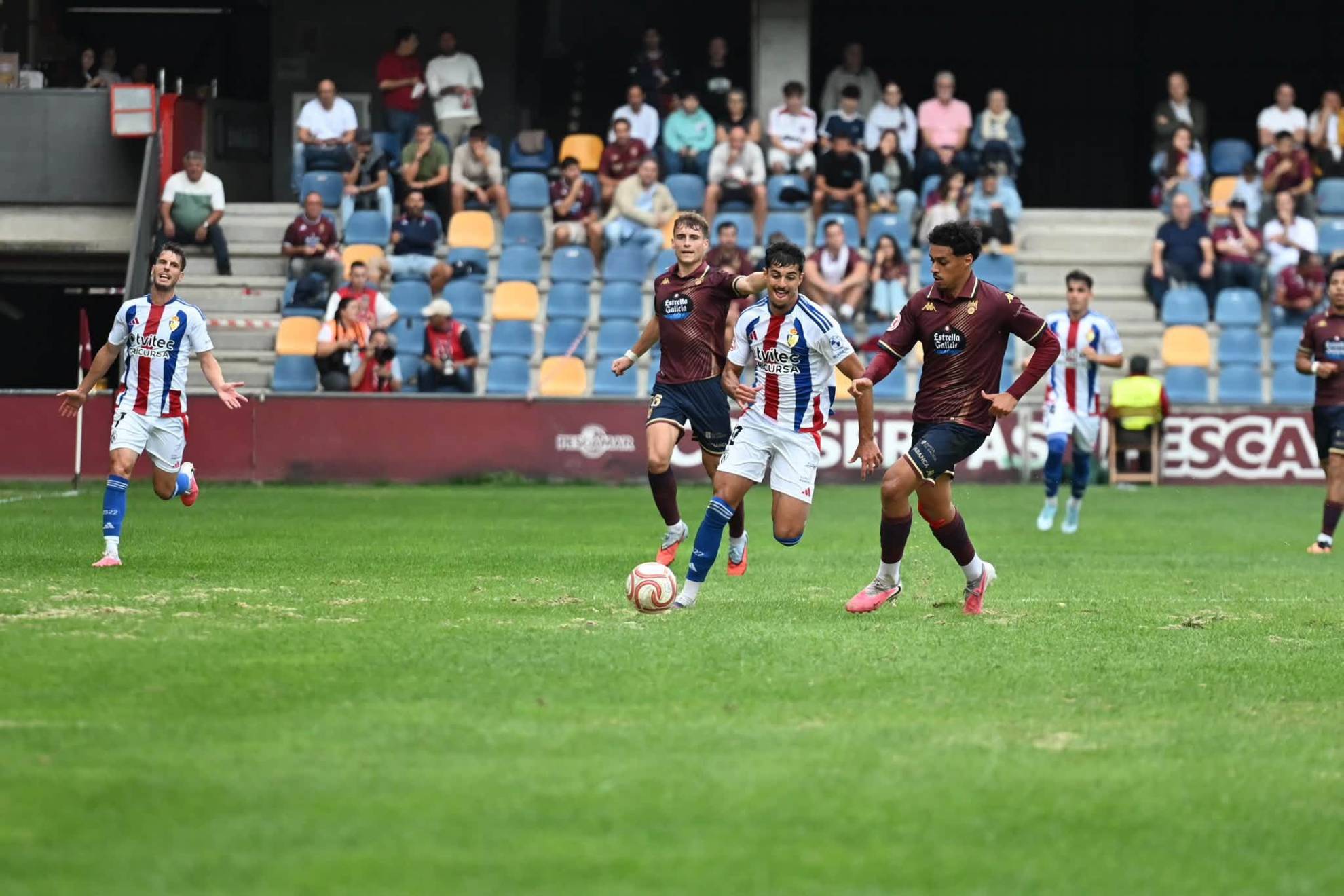 La Ponferradina se llevó un punto de Pasarón ante un intermitente Pontevedra