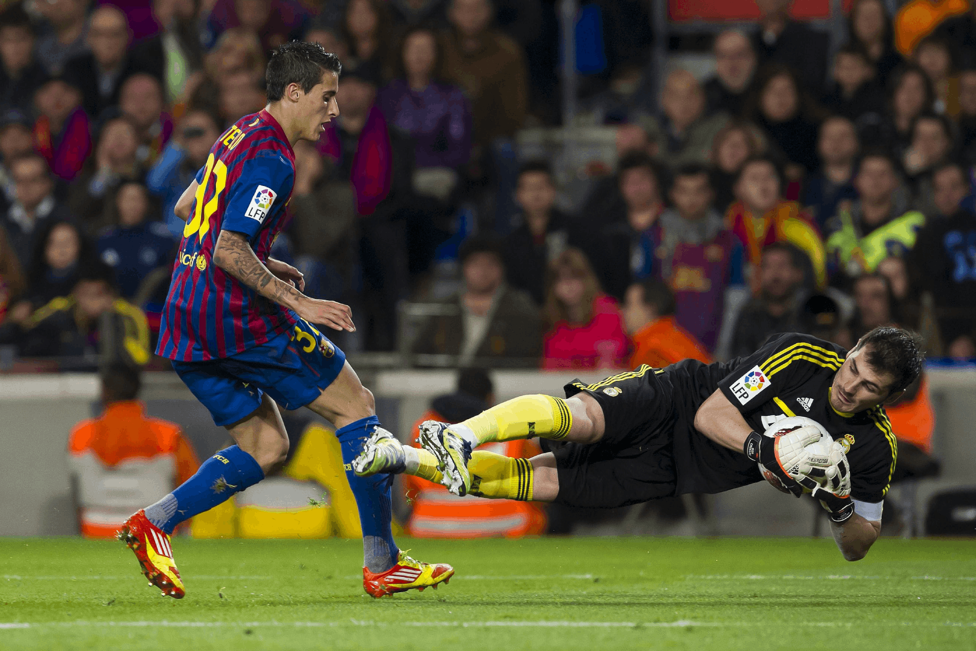 Tello, ante Casillas, en el Clásico PABLO PUEYO