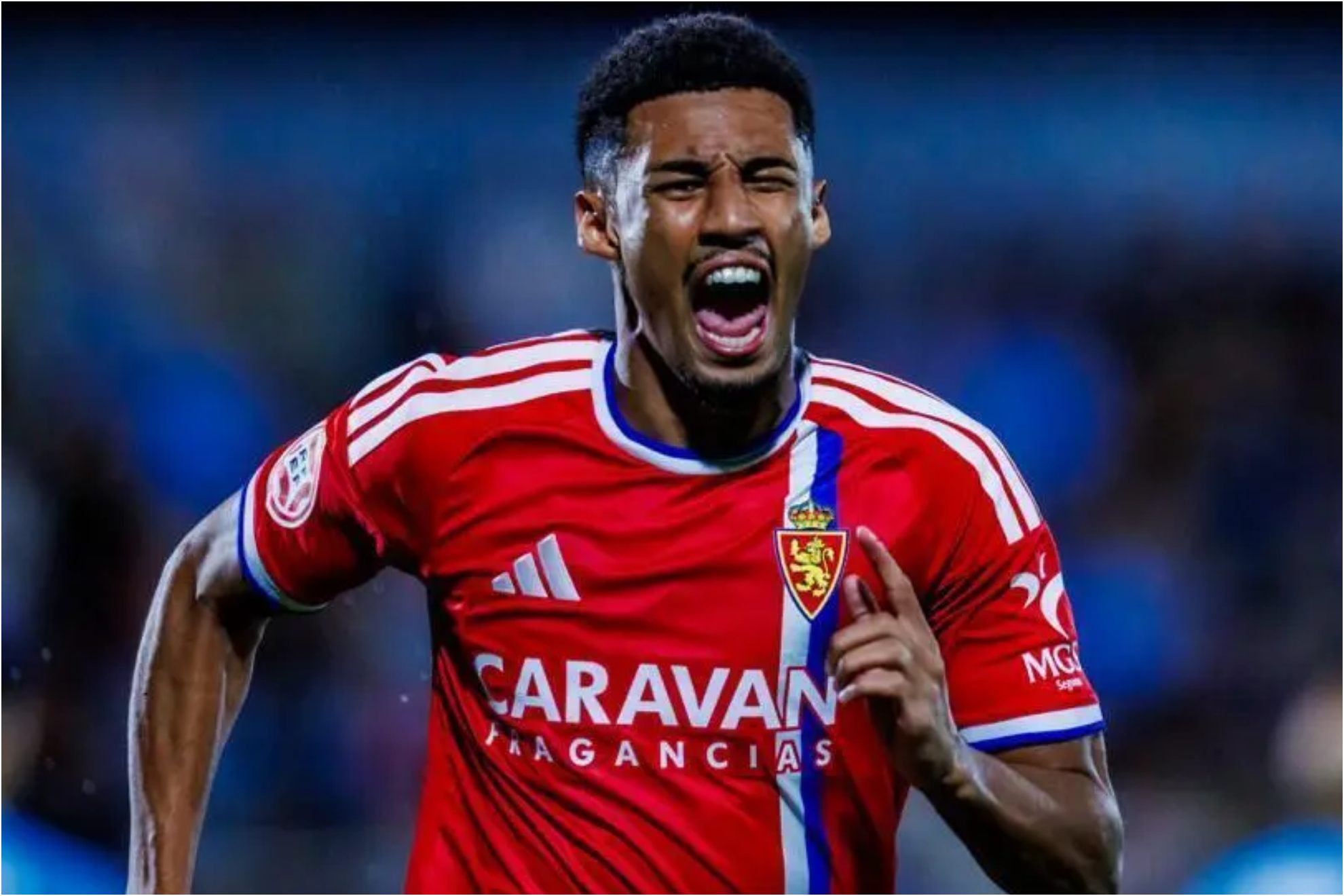 Ureña celebra su doblete al Ibiza. REAL ZARAGOZA