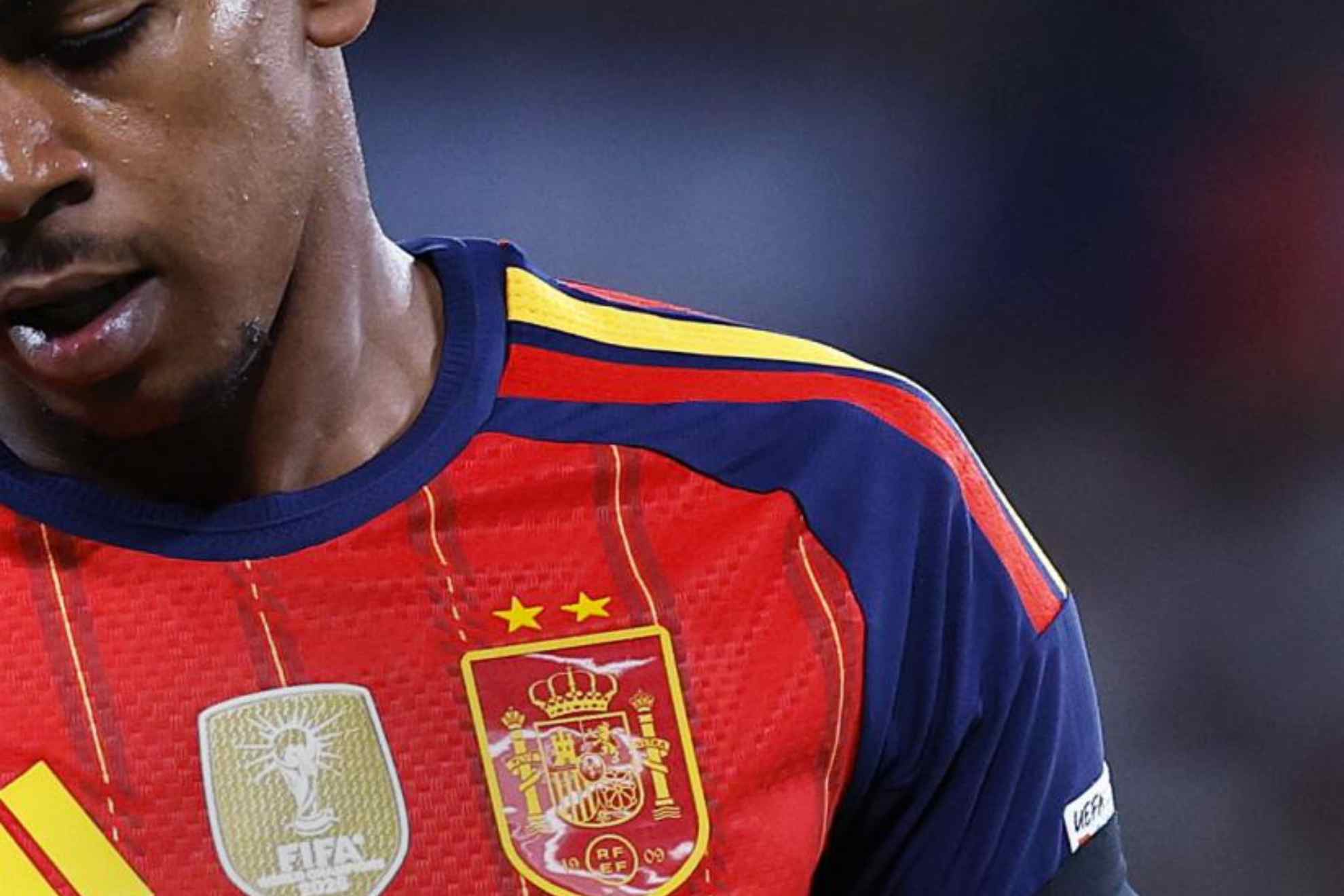 Lamine Yamal, con la camiseta de España luciendo las dos estrellas