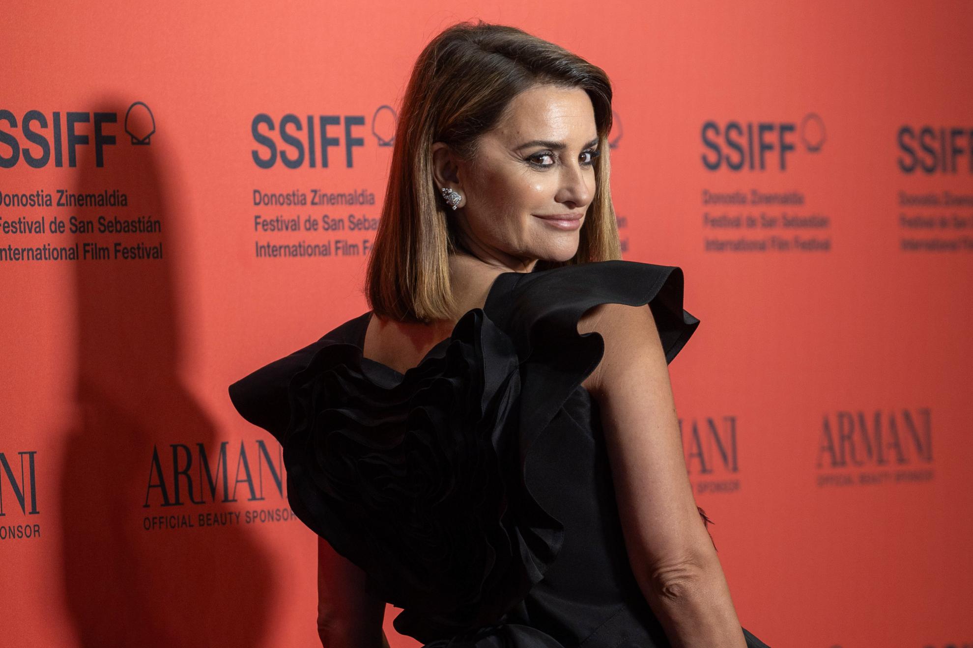 En la imagen, Penélope Cruz, posando en la alfombra roja del Festival de Cine de San Sebastián. EFE