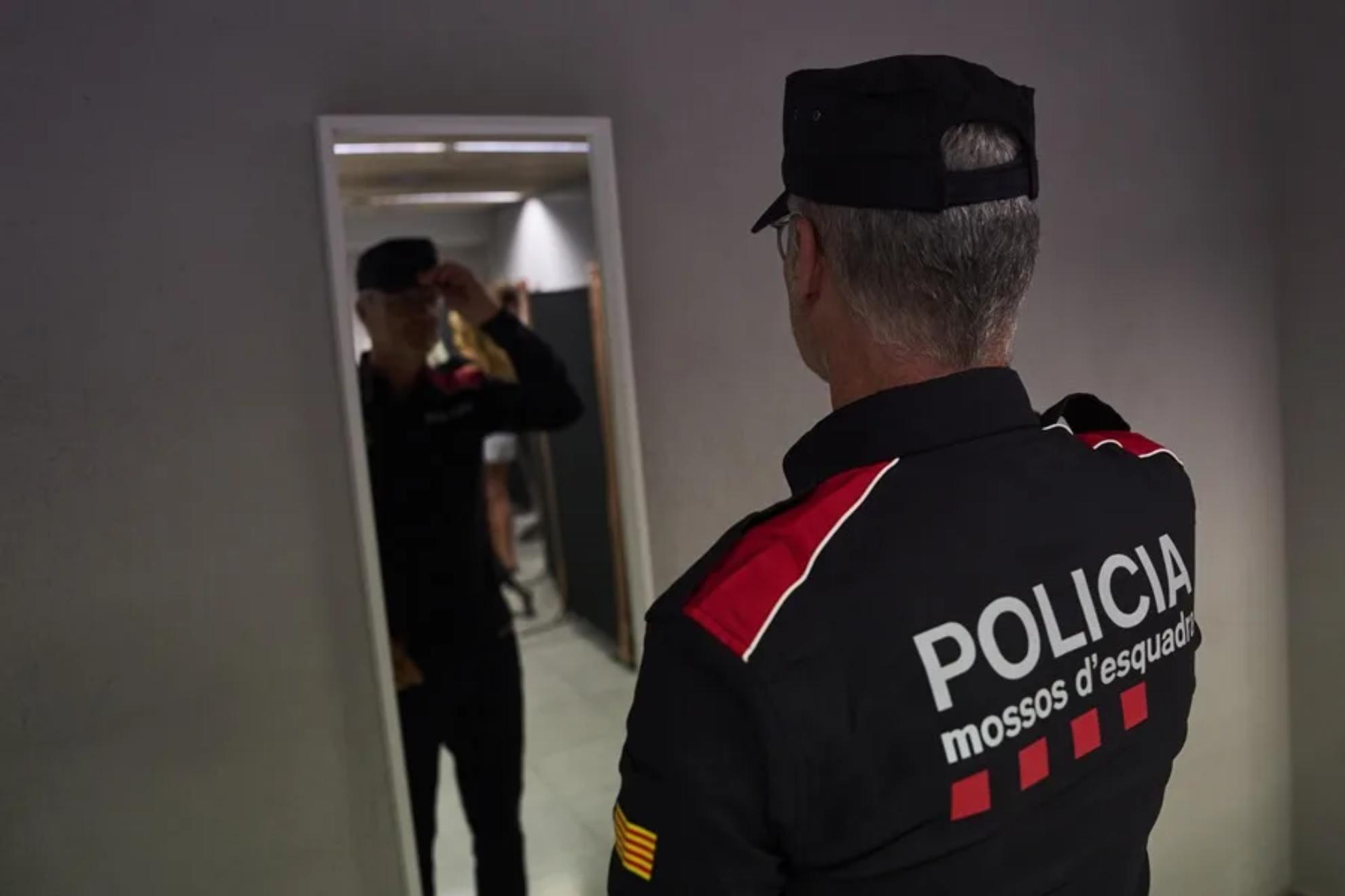 Imagen de archivo de un agente de los Mossos d'Esquadra. EFE