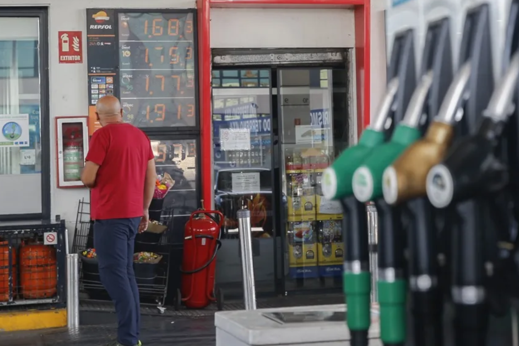 Imagen de archivo de una gasolinera EFE