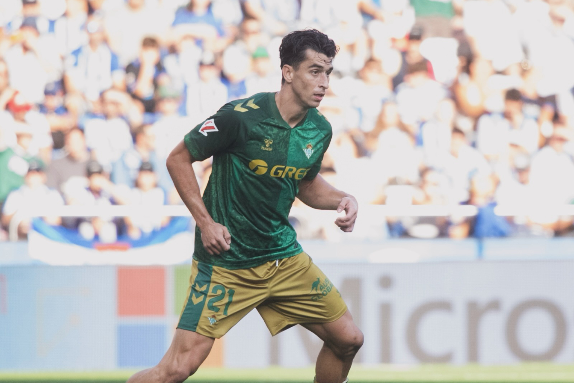 Marc Roca, frente al Deportivo de la Coruña REAL BETIS