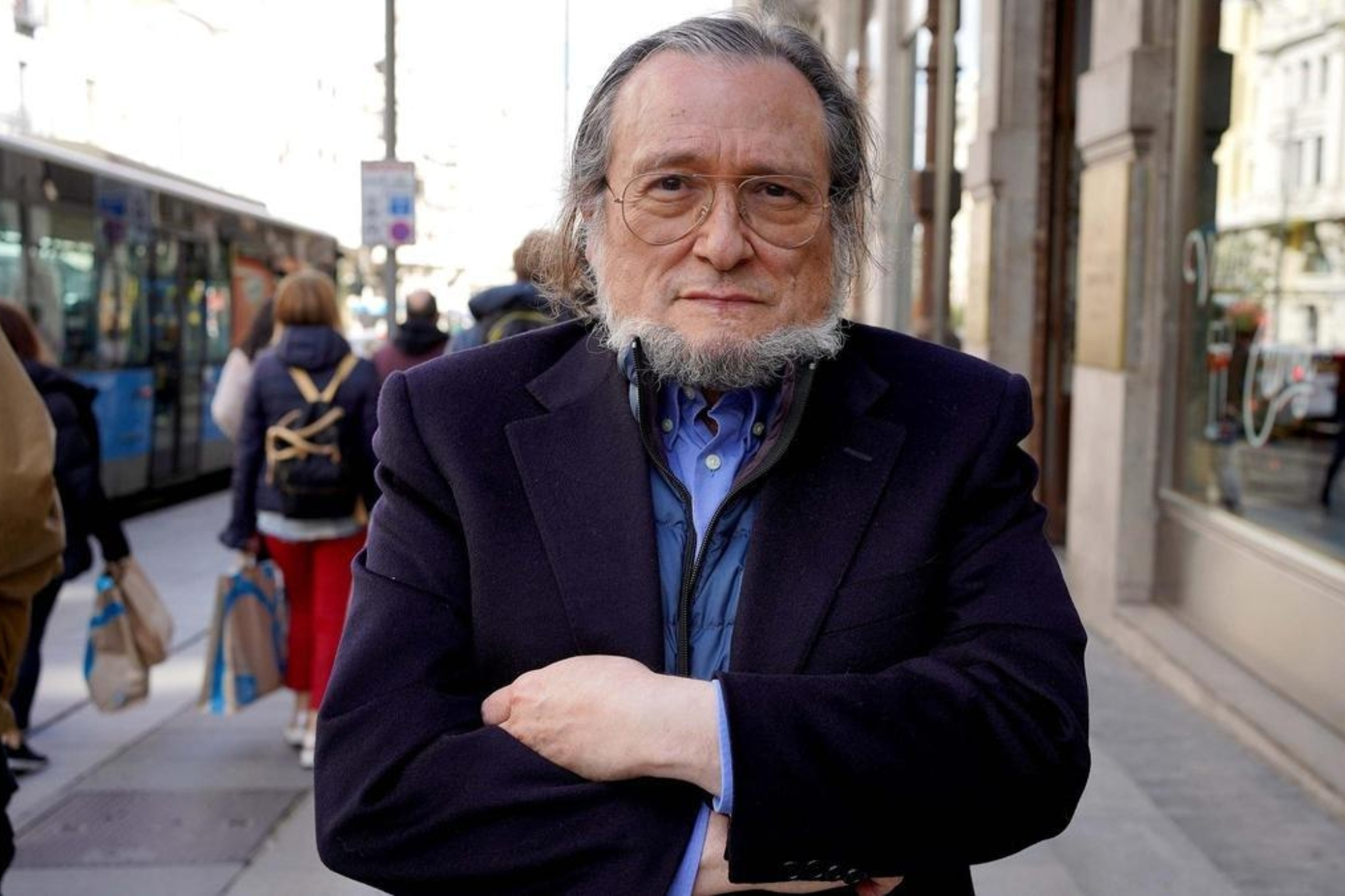 Santiago Niño Becerra posando
