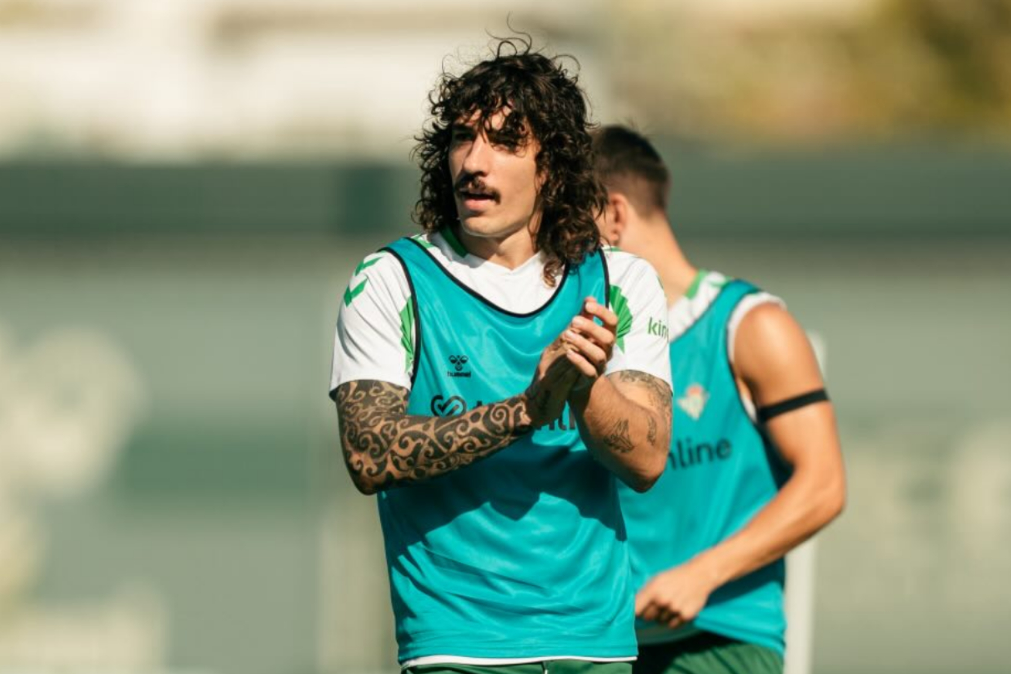 Bellerín, en un entrenamiento REAL BETIS