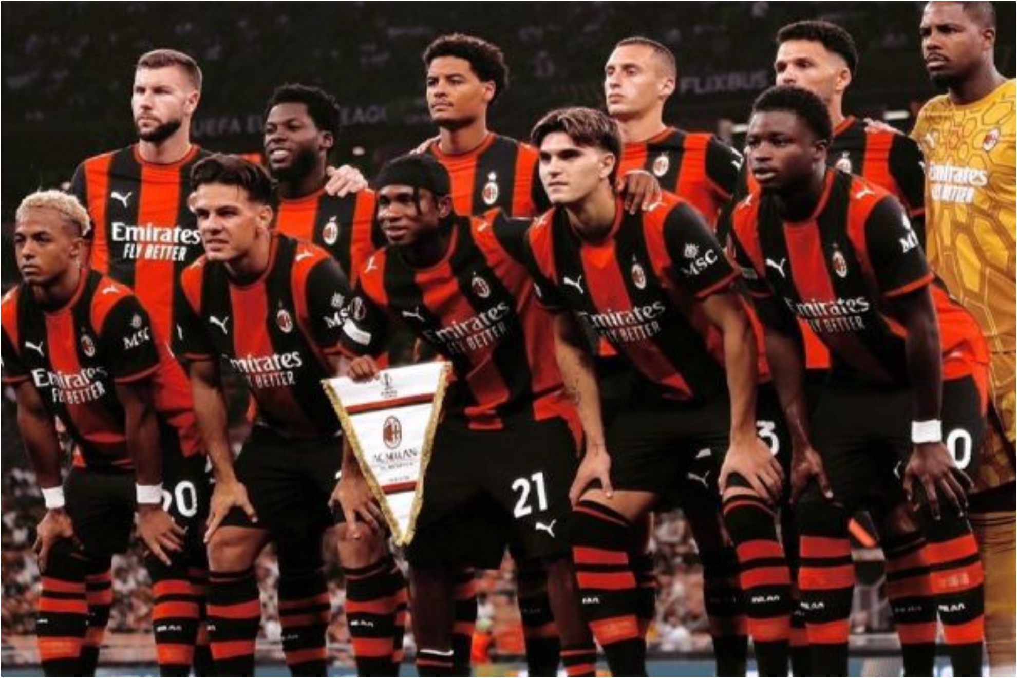 Los rossoneri, antes de comenzar un partido.