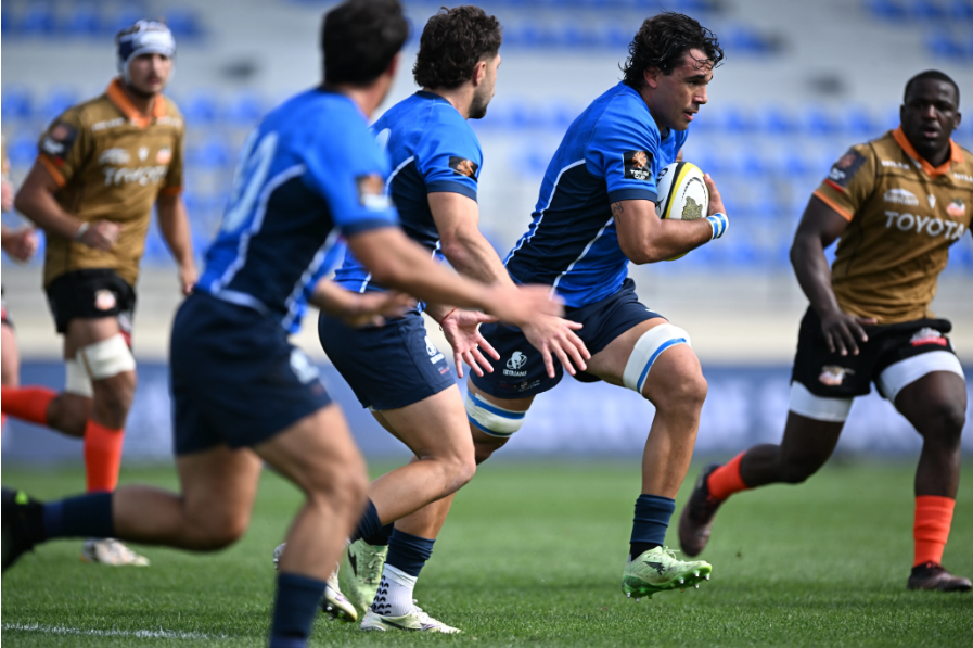 Vicente Boronat corre con el oval. Ana Demetrashvili