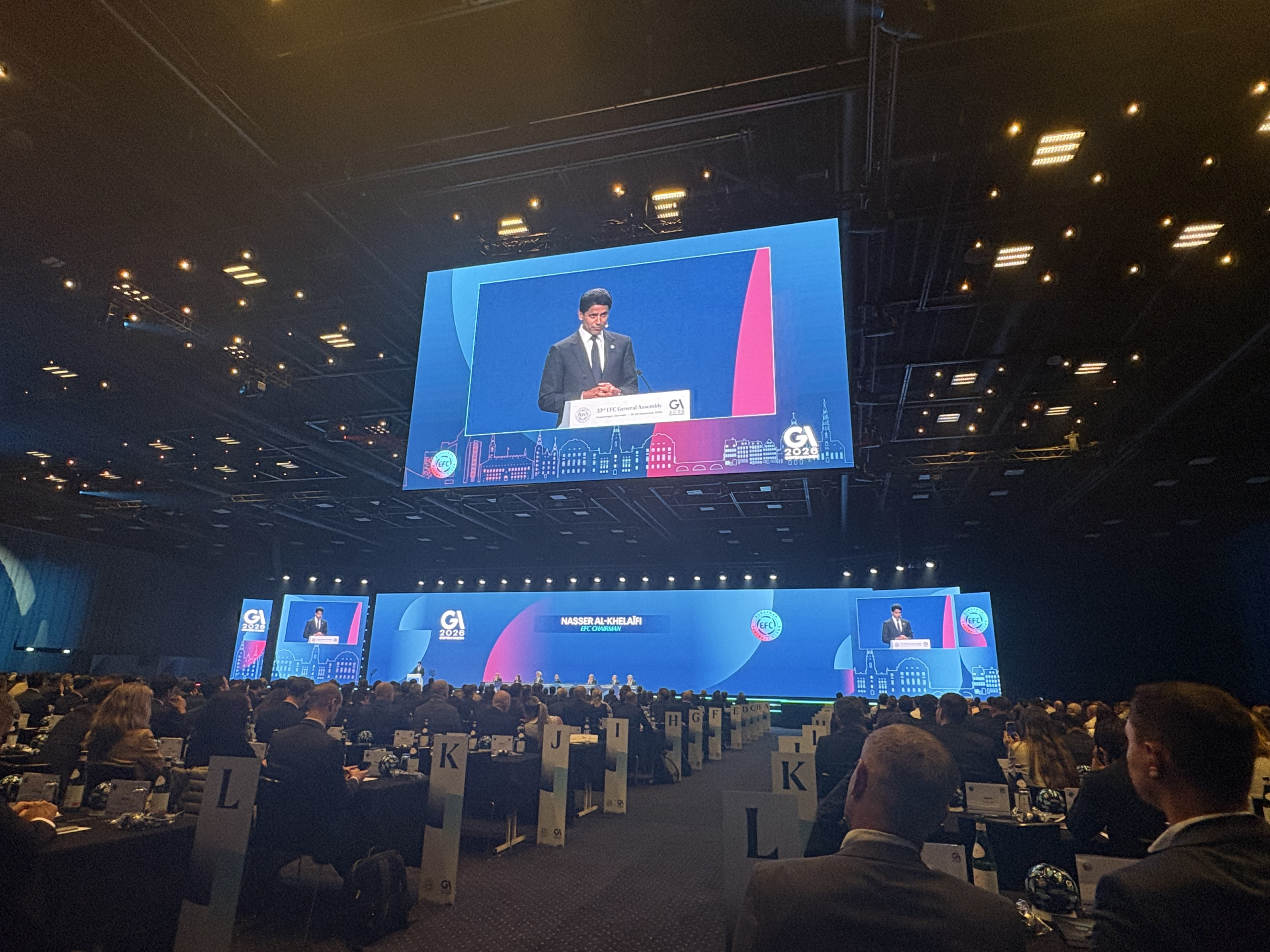 Nasser al Khelaifi, durante su discurso en la Asamblea de la EFC. PABLO POLO