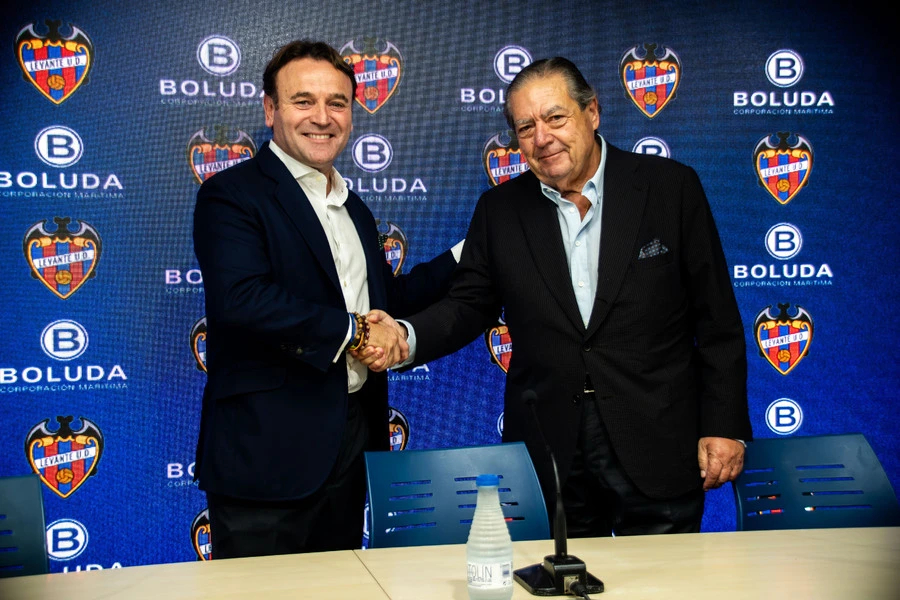El máximo accionista del Levante, José Danvila, junto a Vicente Boluda.