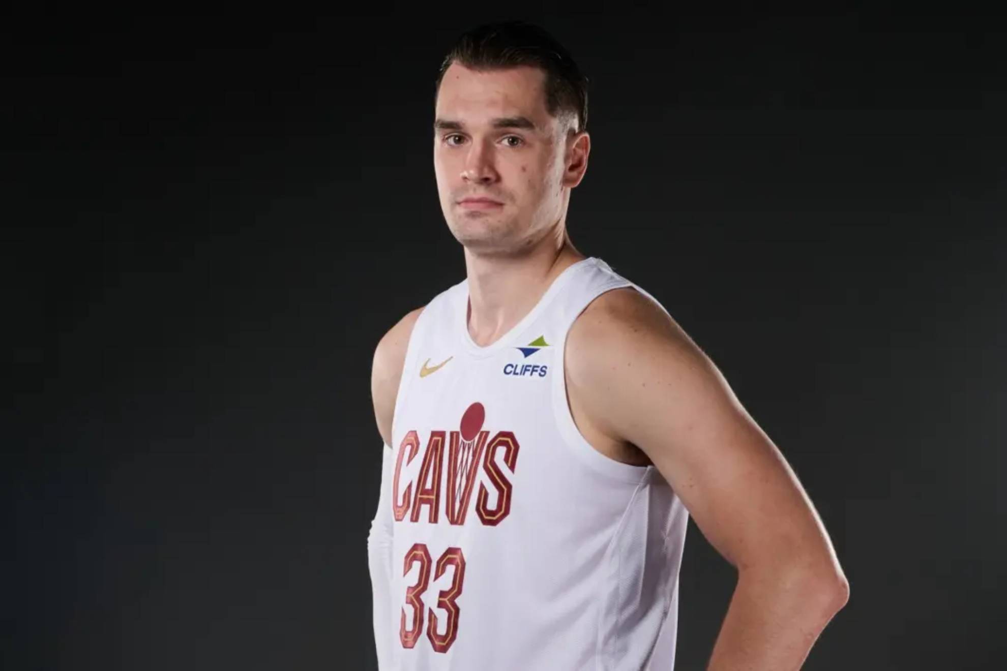 Mario Hezonja, durante la sesión oficial de fotos de los Cavaliers.