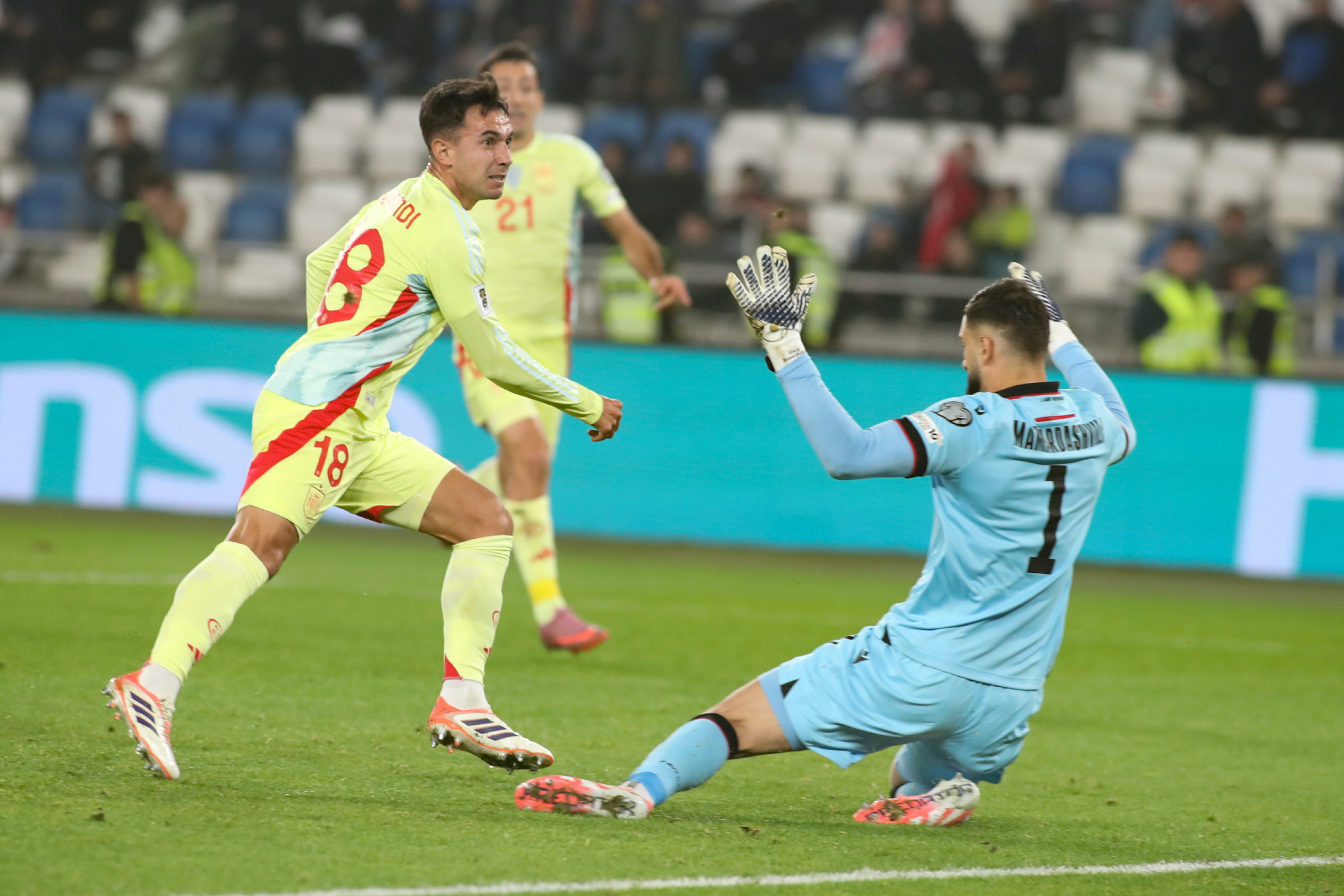 Zubimendi marca ante Georgia el pasado mes de noviembre. CHEMA REY
