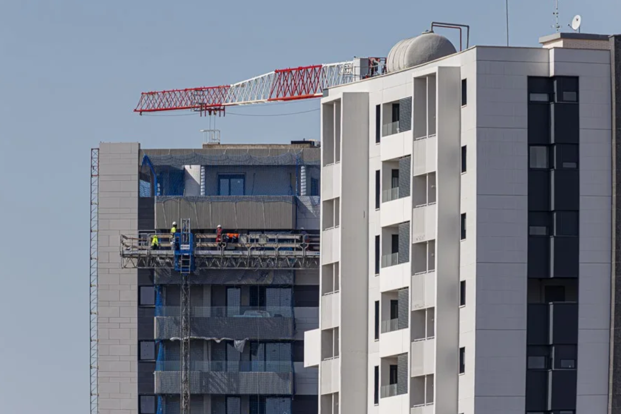 Imagen de archivo de viviendas en construcción EFE