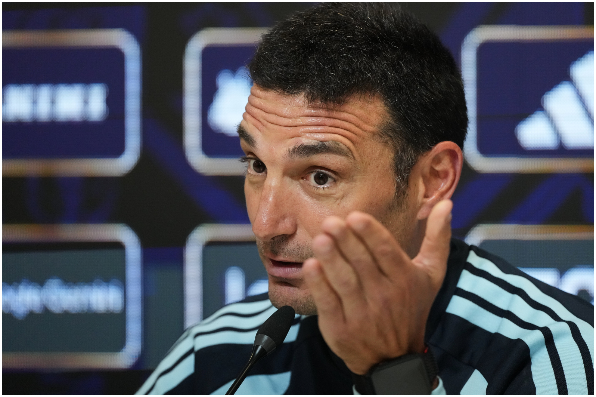 Scaloni, en rueda de Prensa.