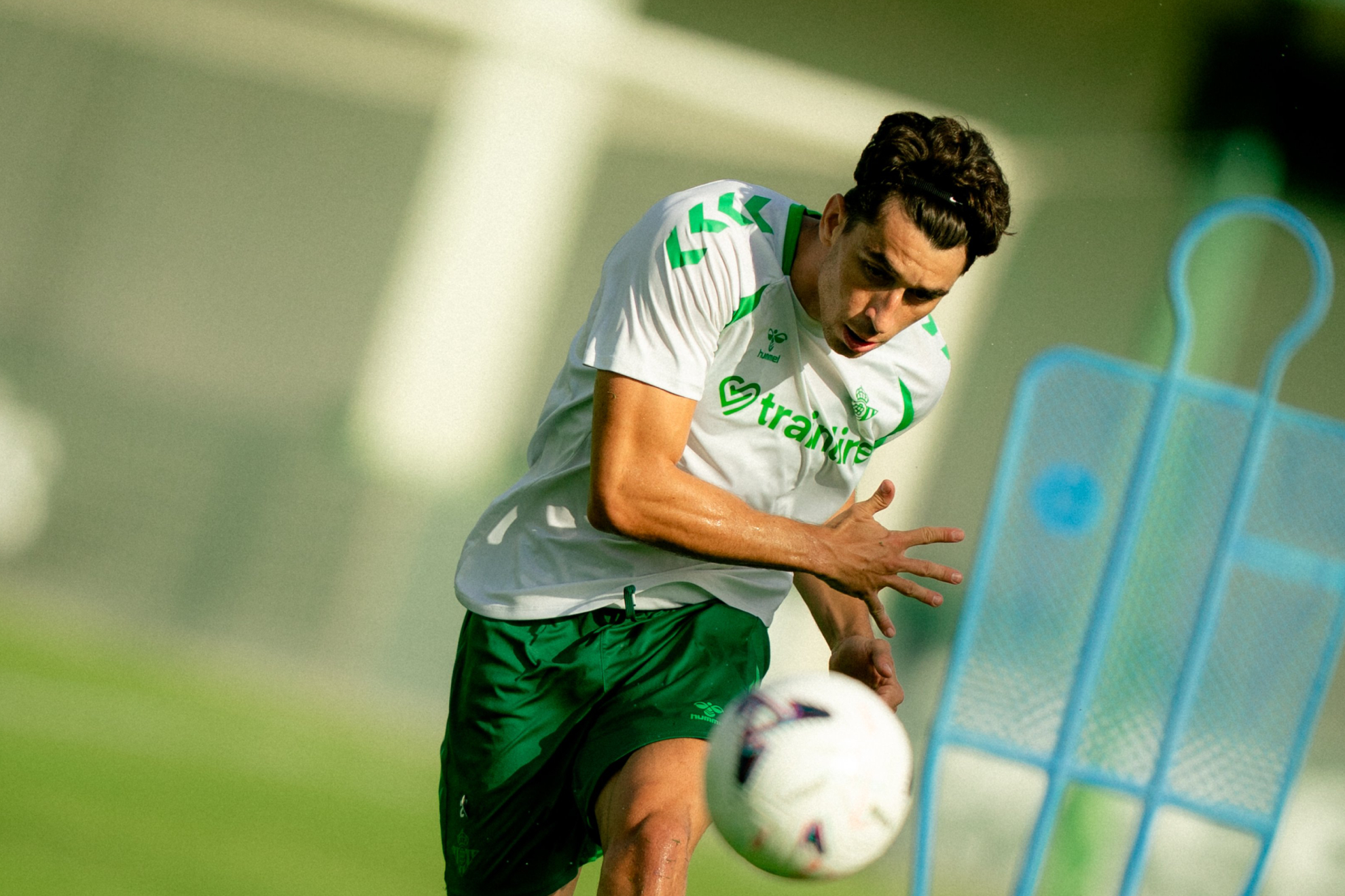 Marc Roca, en el entrenamiento de ayer REAL BETIS