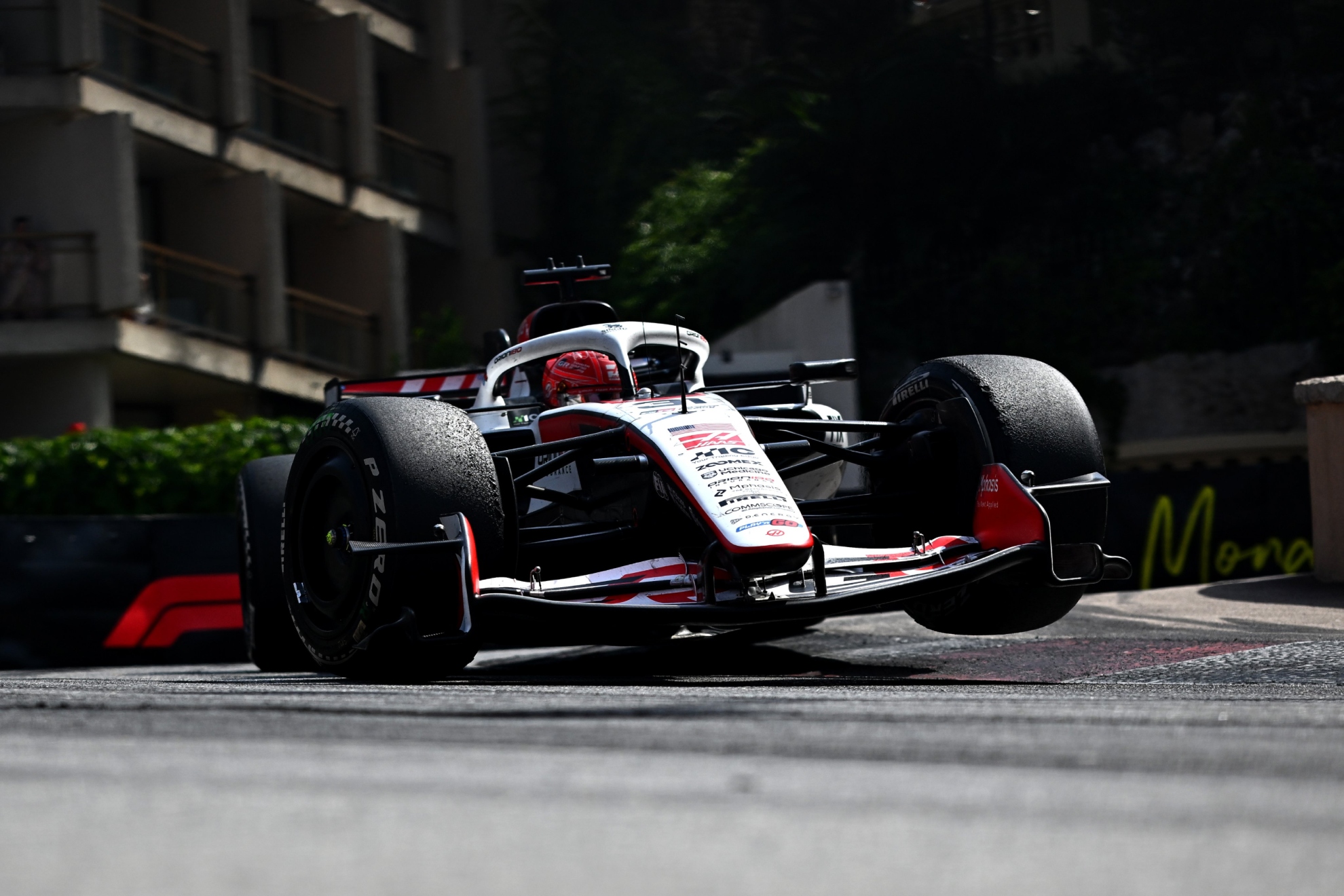 Esteban Ocon, sobre su Haas.