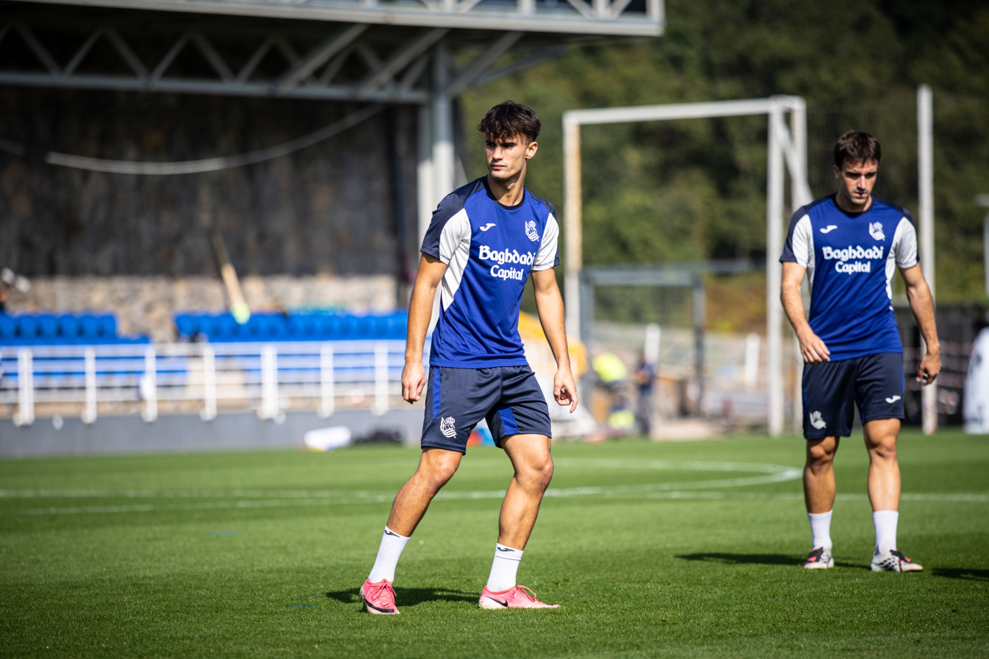 Gorka Carrera y Luken Beitia, en un entrenamiento con la Real. REAL SOCIEDAD