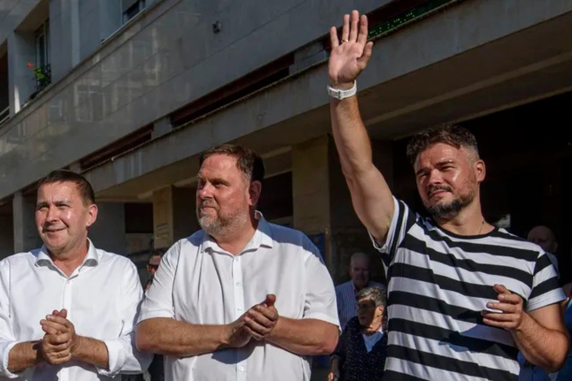 De izquierda a derecha: Arnaldo Otegi, Oriol Junqueras y Gabriel Rufián en el acto de Durango. EFE