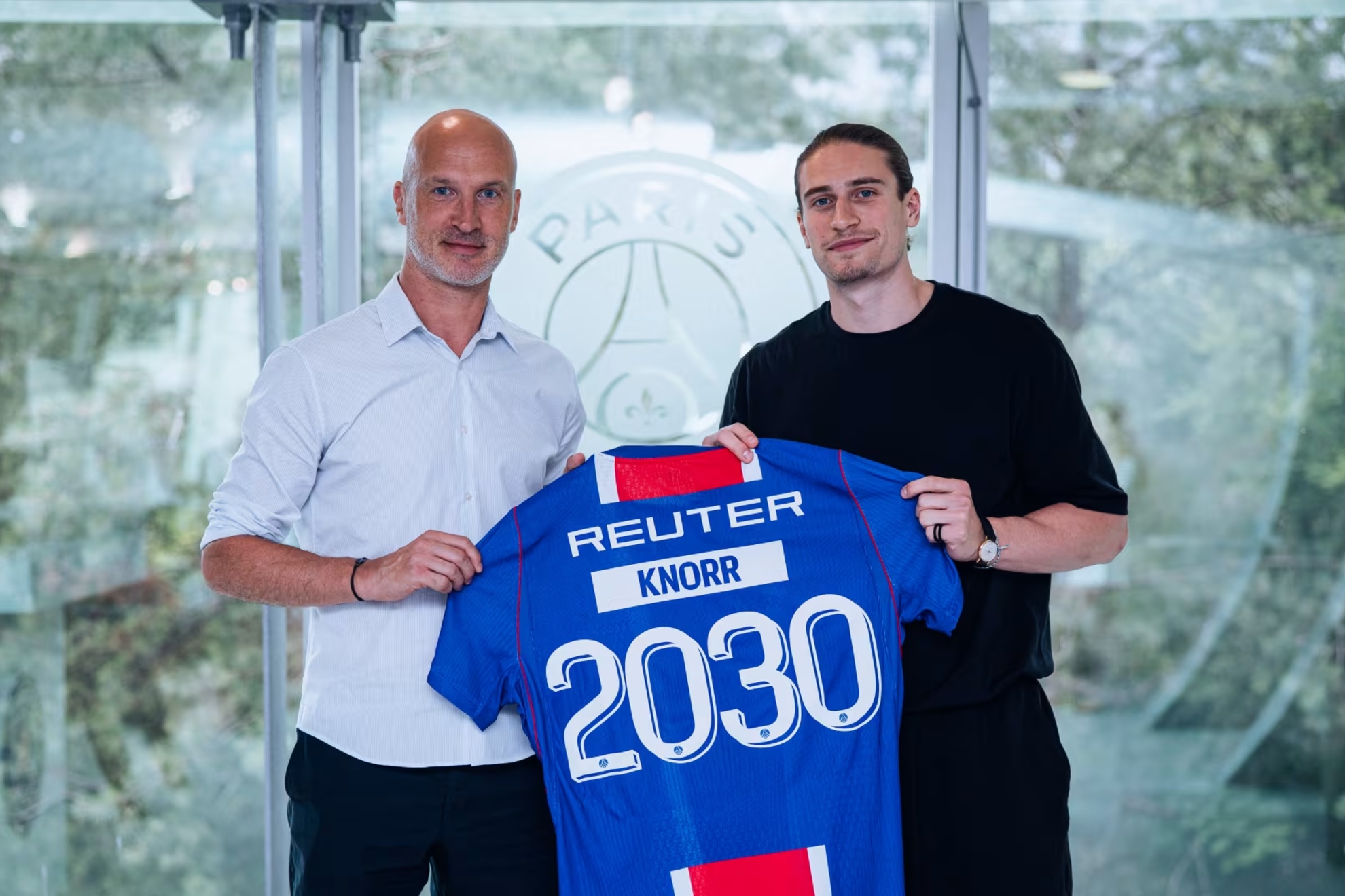 Presentación del alemán Juri Knorr como próximo jugador del PSG. PSG HANDBALL